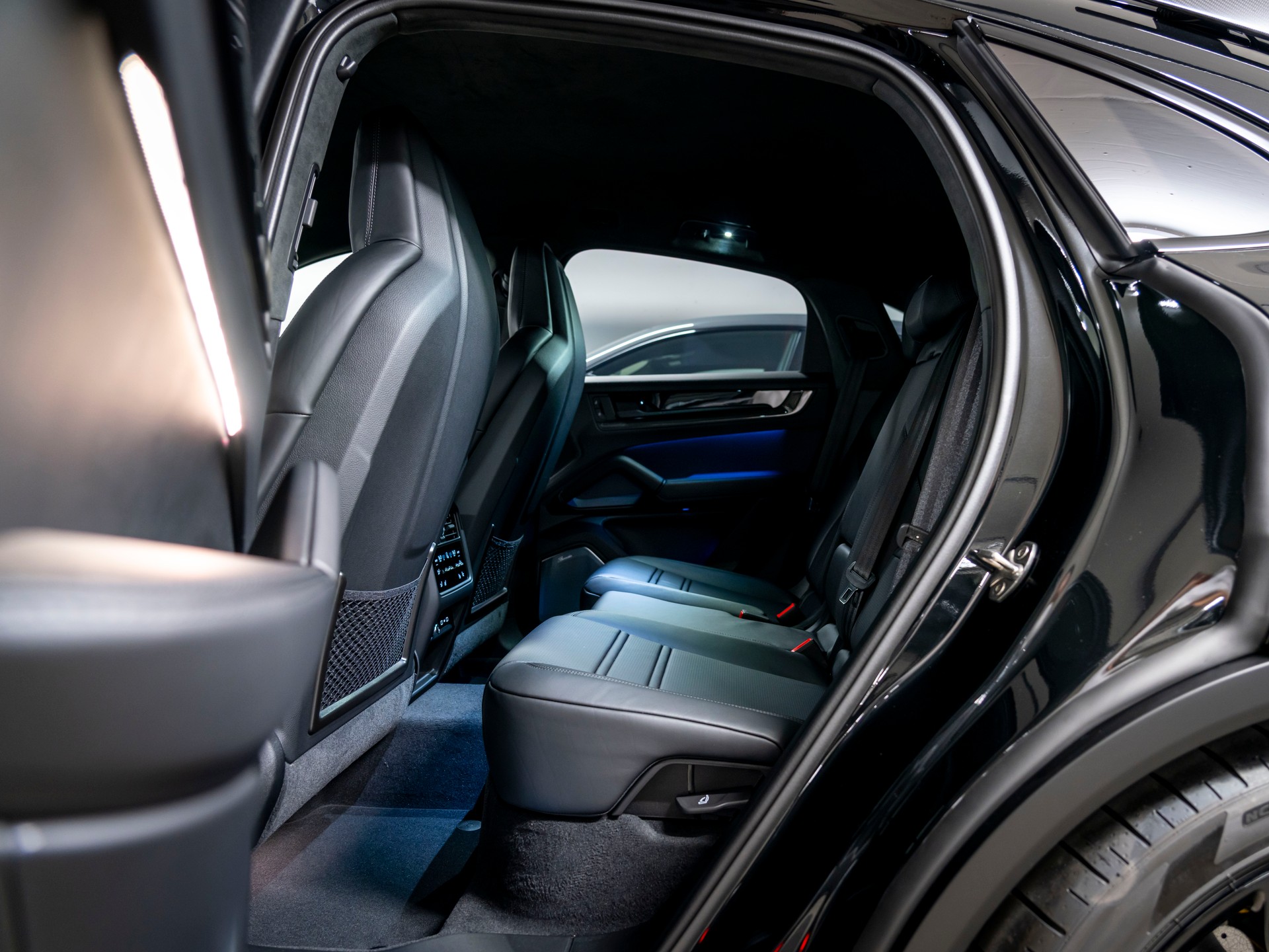 PORSCHE Cayenne Coupé Turbo E-Hybrid GT Tiptronic-image-21