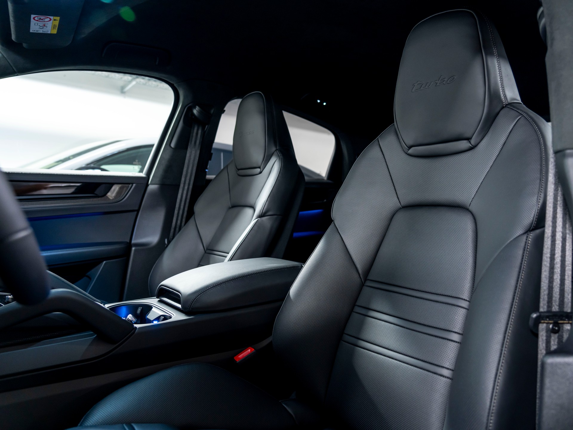 PORSCHE Cayenne Coupé Turbo E-Hybrid GT Tiptronic-image-12