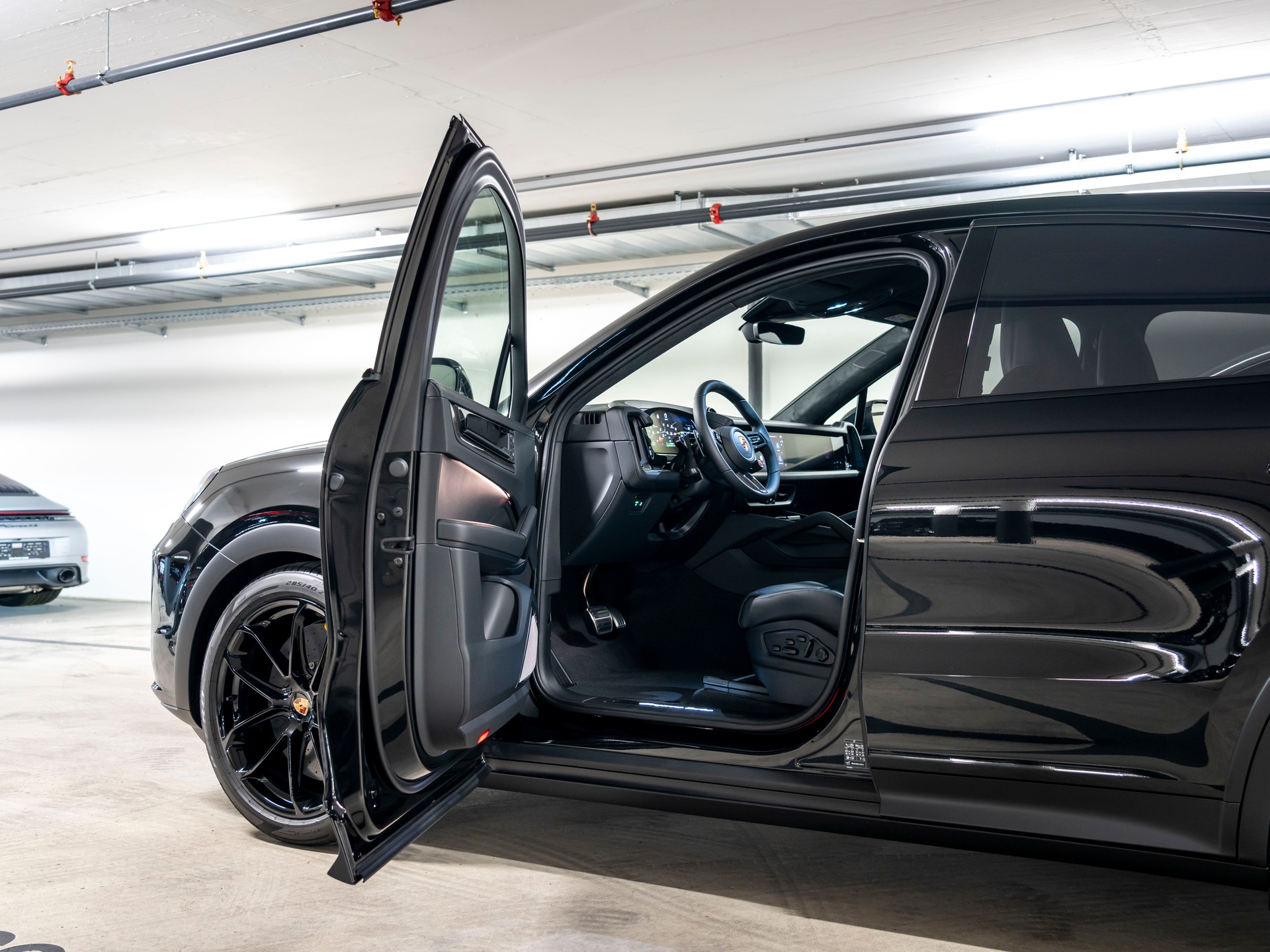 PORSCHE Cayenne Coupé Turbo E-Hybrid GT Tiptronic-image-13