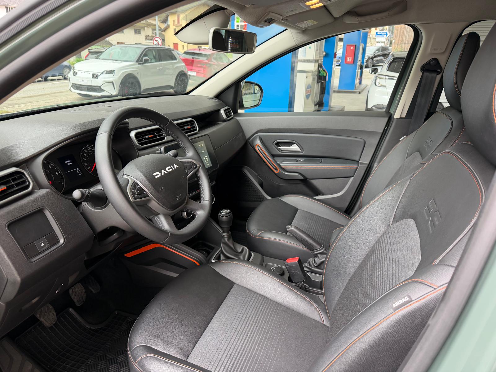 DACIA Duster TCe 150 Journey+ 4x4-image-5