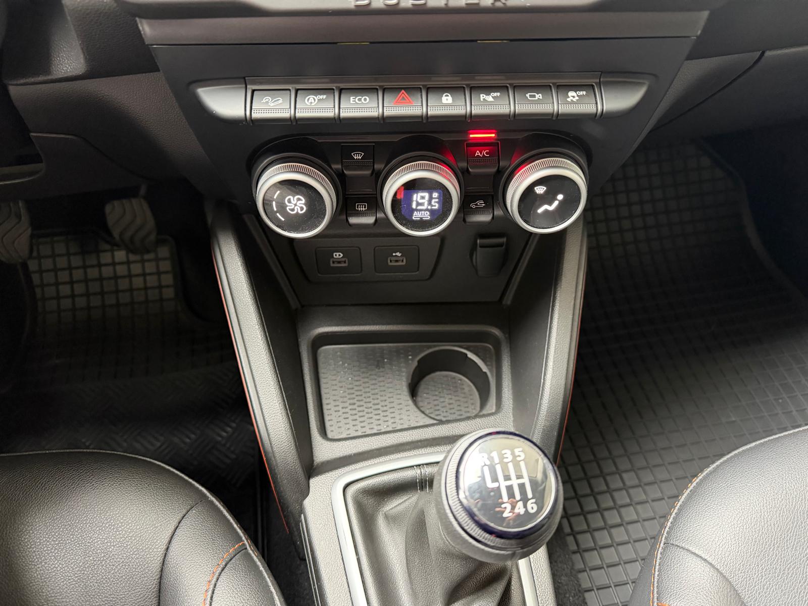 DACIA Duster TCe 150 Journey+ 4x4-image-12