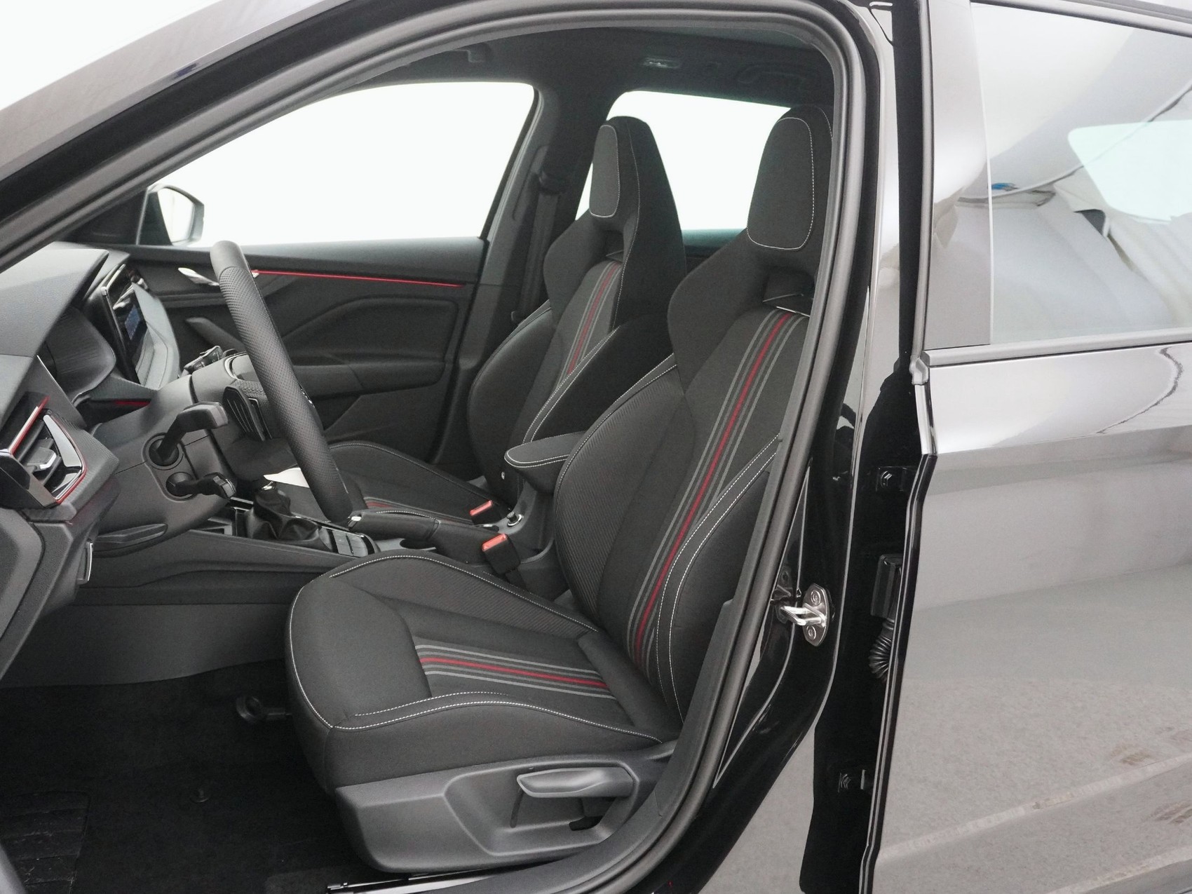 SKODA Kamiq 1.5 TSI Monte Carlo-image-12