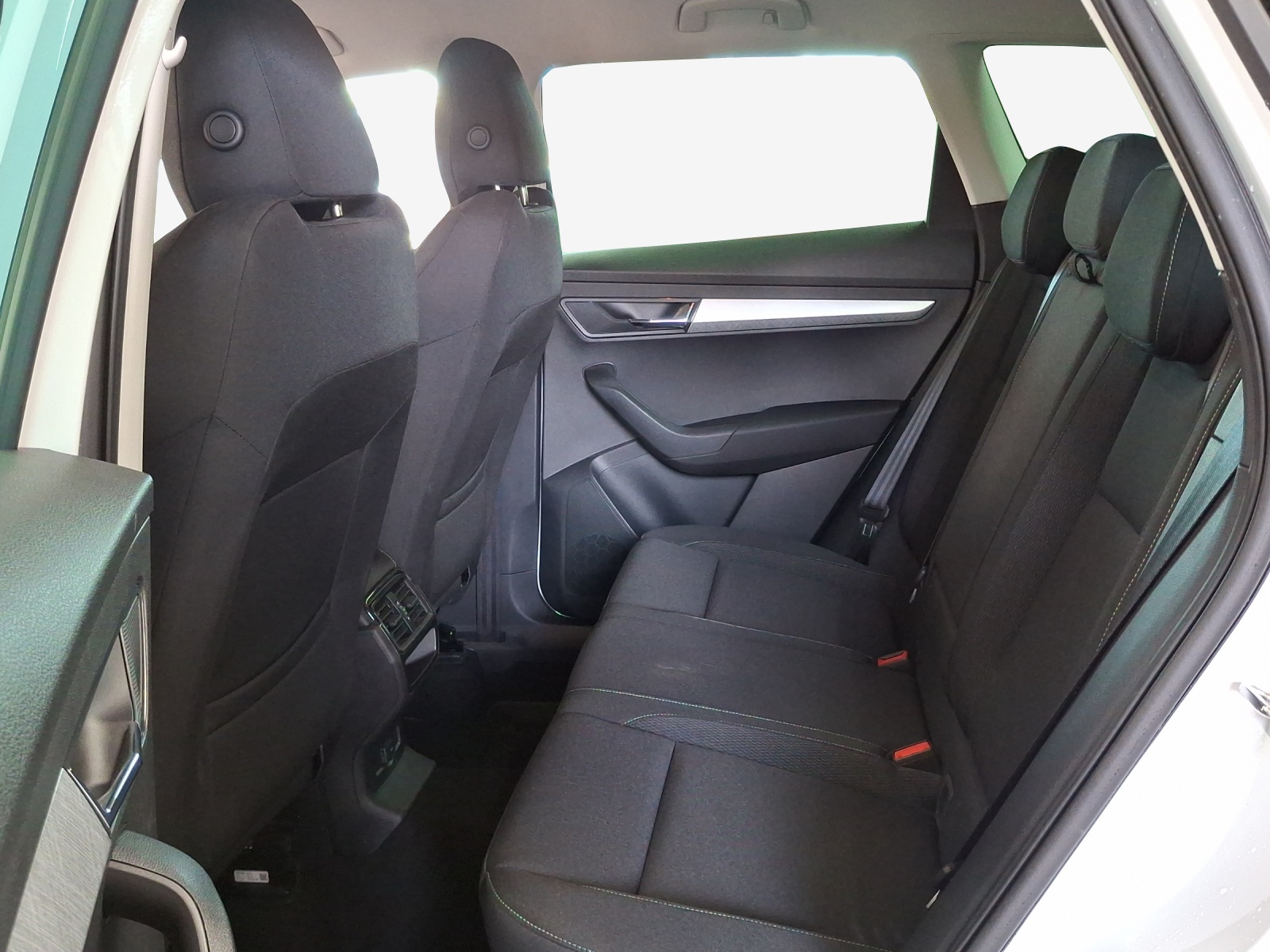 SKODA Karoq 2.0 TDI CR Selection 4x4 DSG-image-11