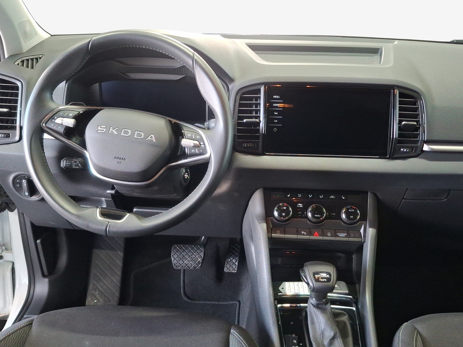 SKODA Karoq 2.0 TDI CR Selection 4x4 DSG-image-8