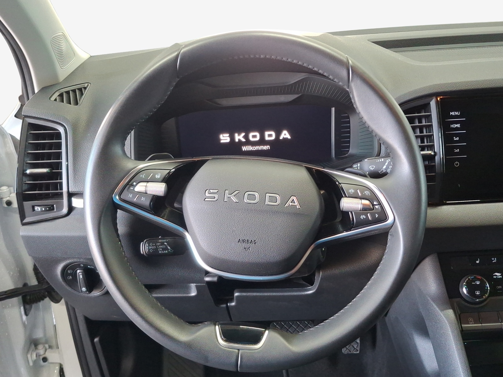 SKODA Karoq 2.0 TDI CR Selection 4x4 DSG-image-9