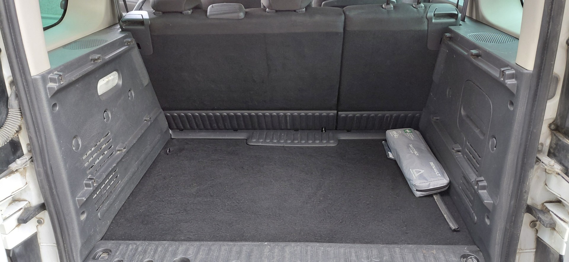 RENAULT Kangoo 1.5 dCi Limited-image-9