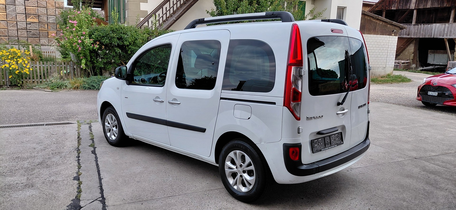 RENAULT Kangoo 1.5 dCi Limited-image-2