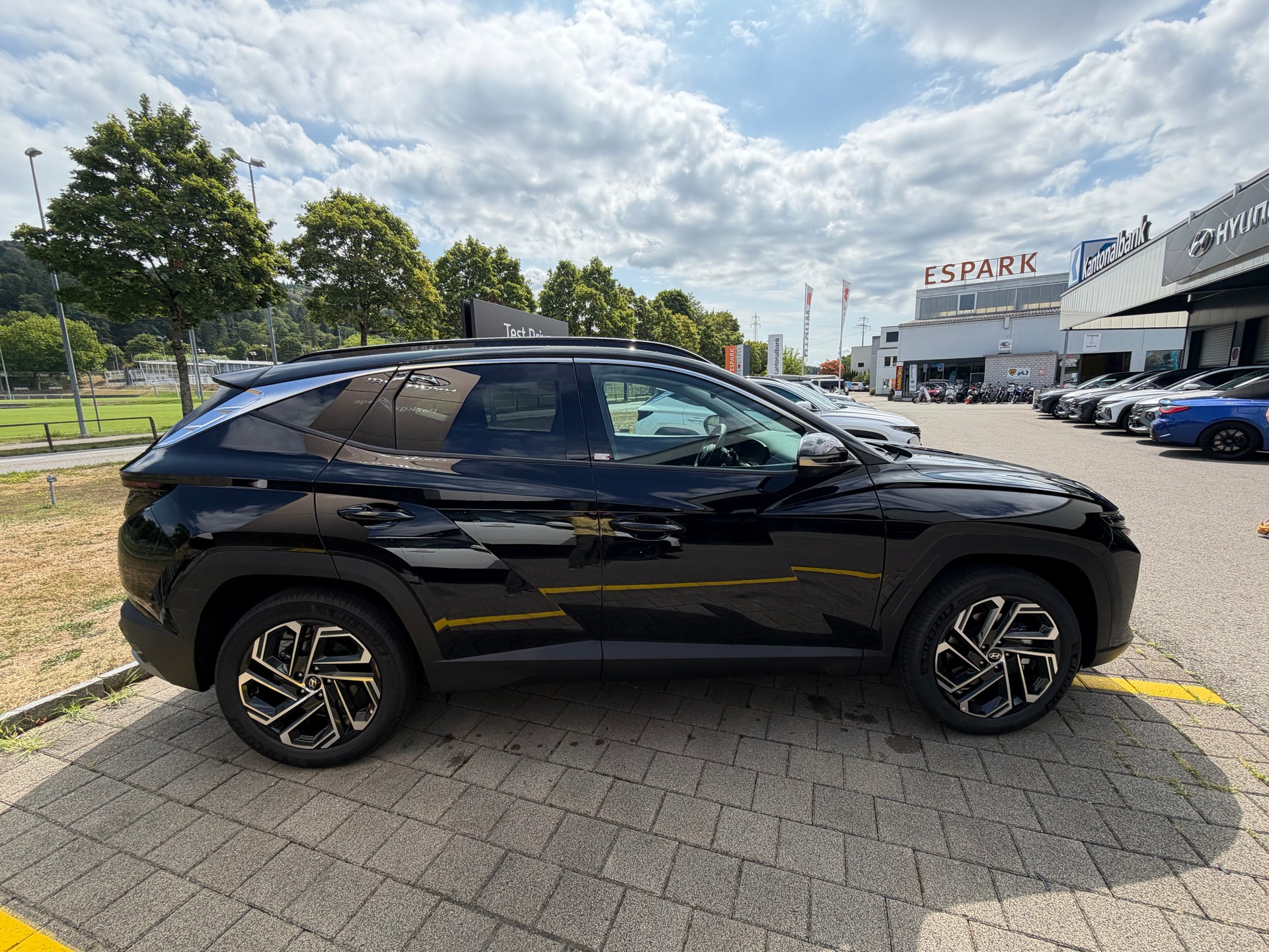 HYUNDAI Tucson 1.6 TGDI HEV Vertex Swiss Edition 4WD-image-3