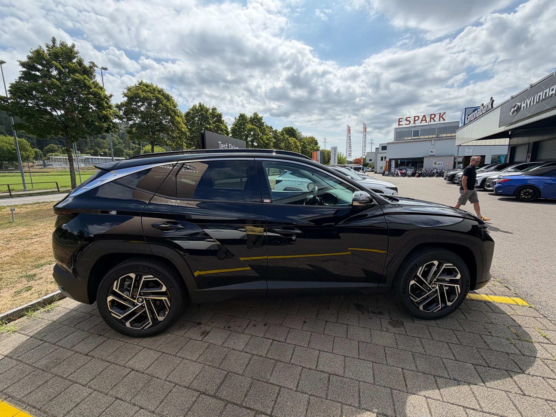HYUNDAI Tucson 1.6 TGDI HEV Vertex Swiss Edition 4WD-image-2