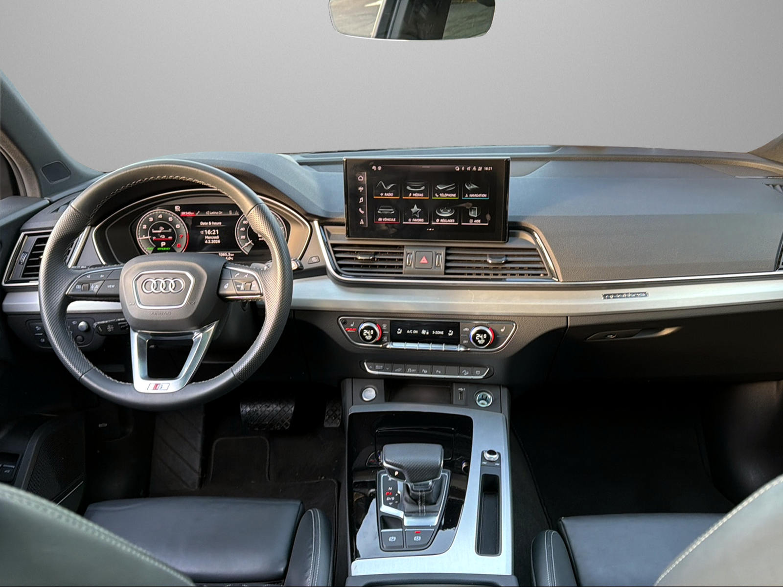 AUDI Q5 Sportback 55 TFSI e PHEV S line quattro S-tronic-image-9