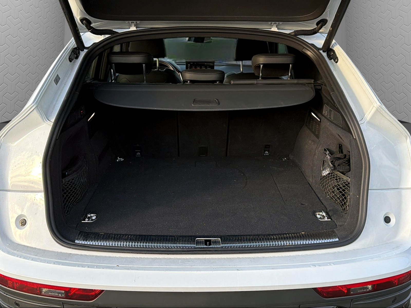 AUDI Q5 Sportback 55 TFSI e PHEV S line quattro S-tronic-image-13