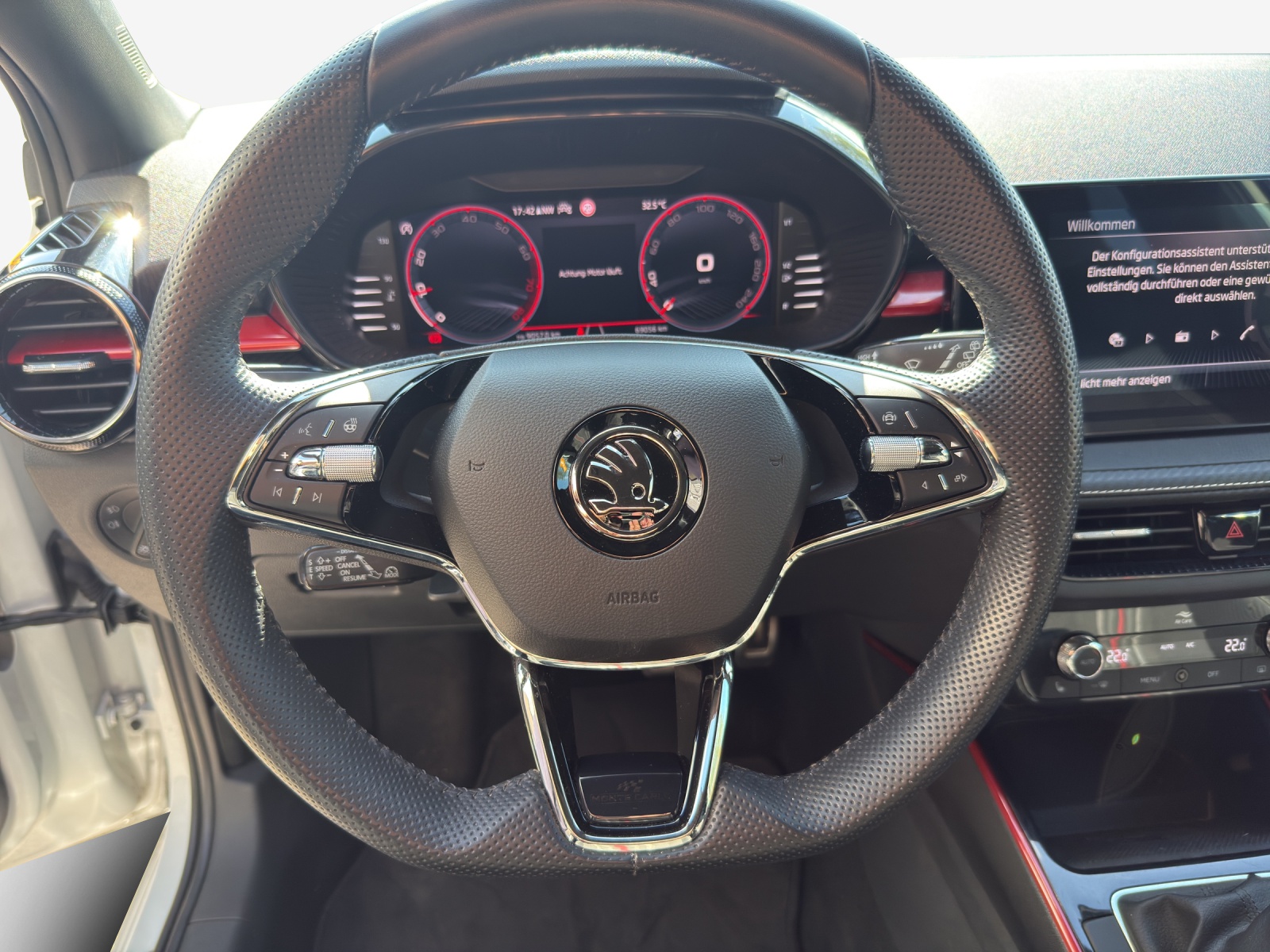 SKODA Fabia 1.0 TSI Monte Carlo-image-9