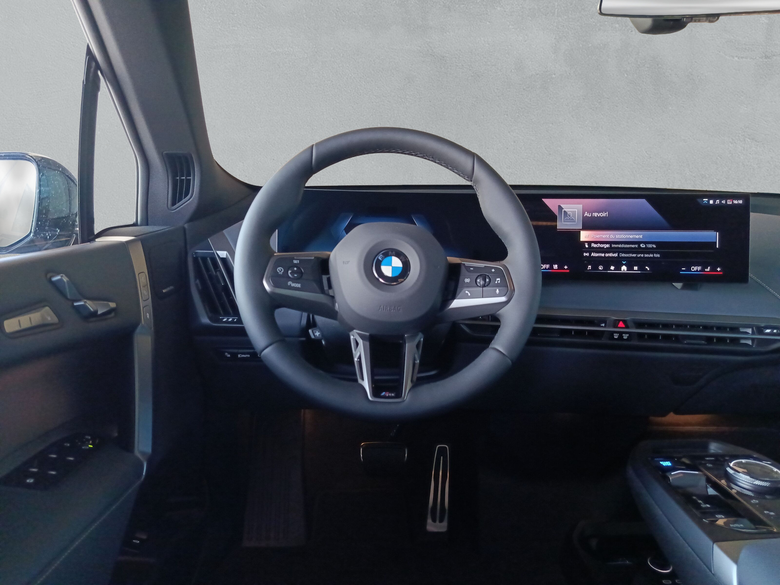 BMW iX xDrive60 M Sport Pro-image-17