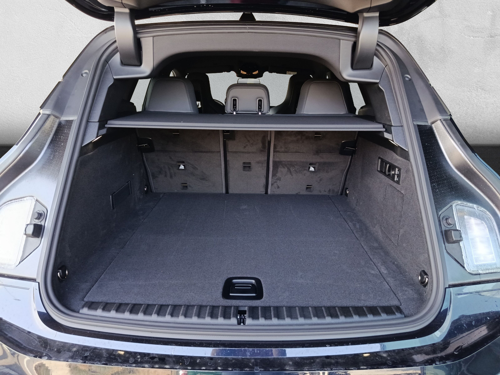 BMW iX xDrive60 M Sport Pro-image-10