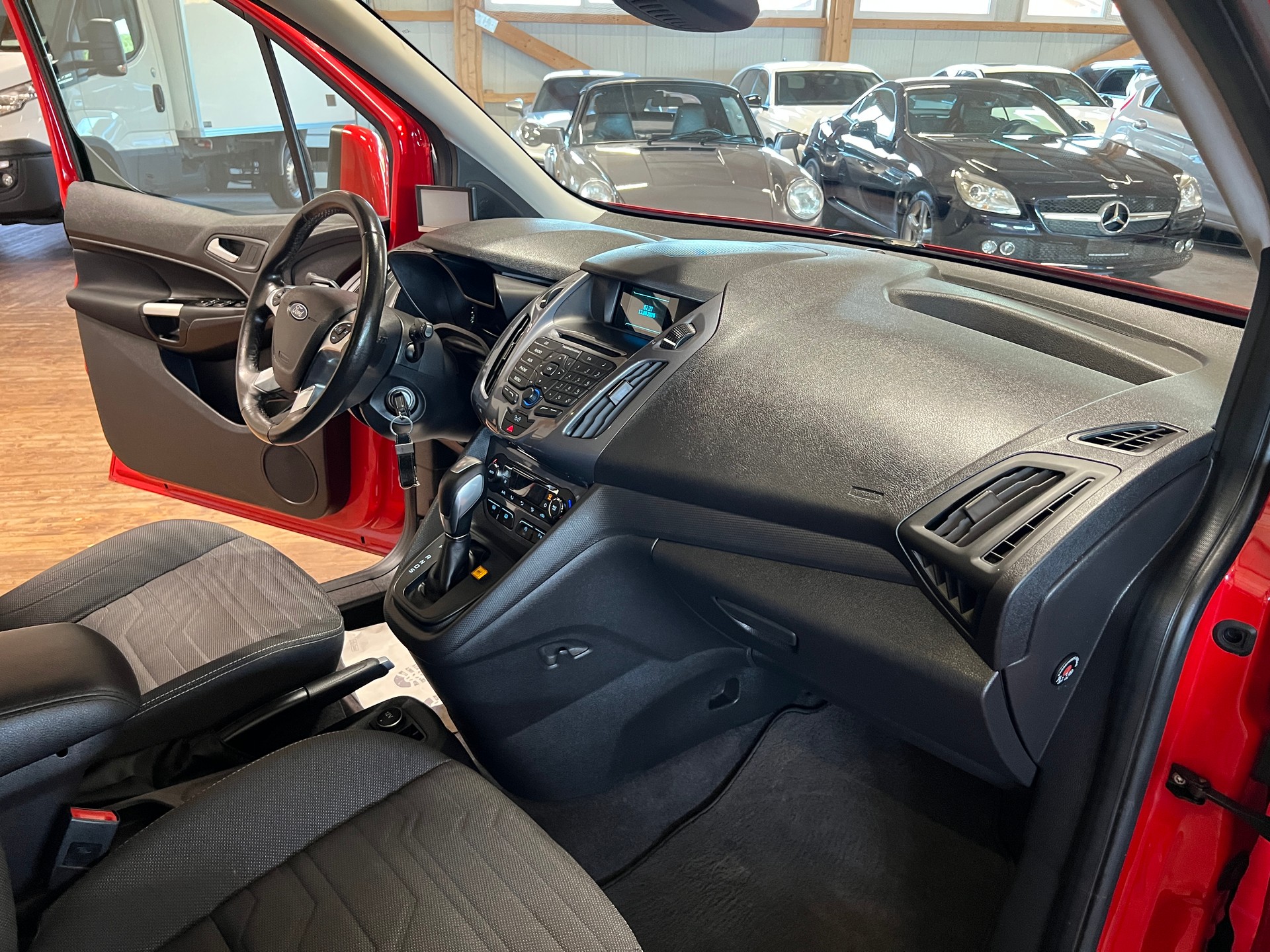 FORD Grand Tourneo Connect 1.5 TDCi Titanium Powershift-image-13