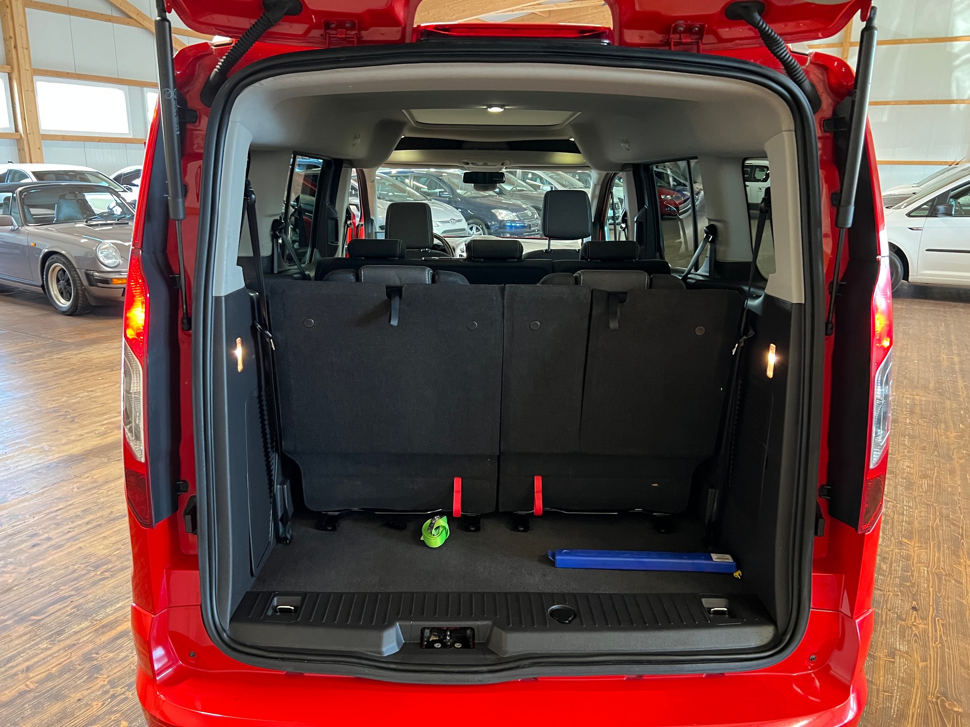 FORD Grand Tourneo Connect 1.5 TDCi Titanium Powershift-image-15