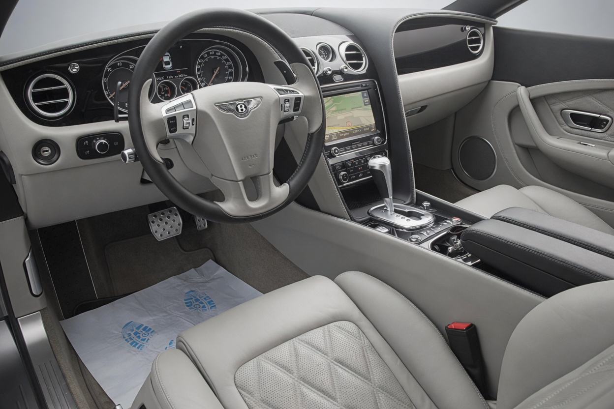 BENTLEY Continental GT 4.0 V8-image-8