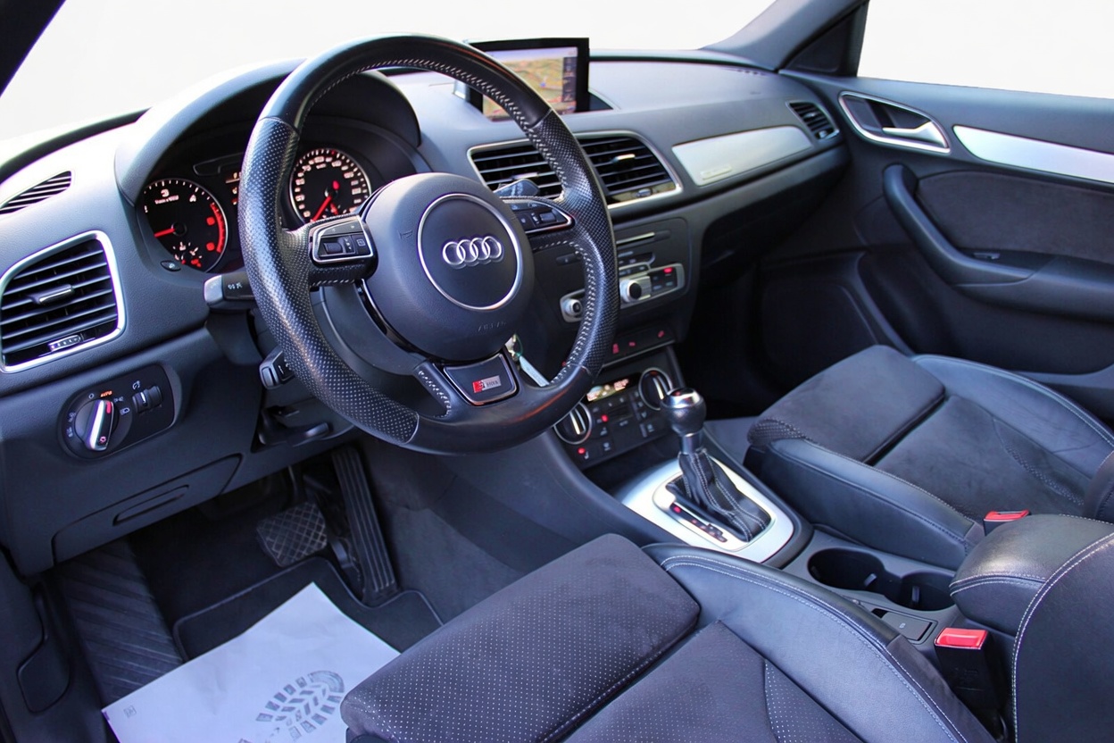 AUDI Q3 2.0 TDI sport quattro S-tronic-image-8