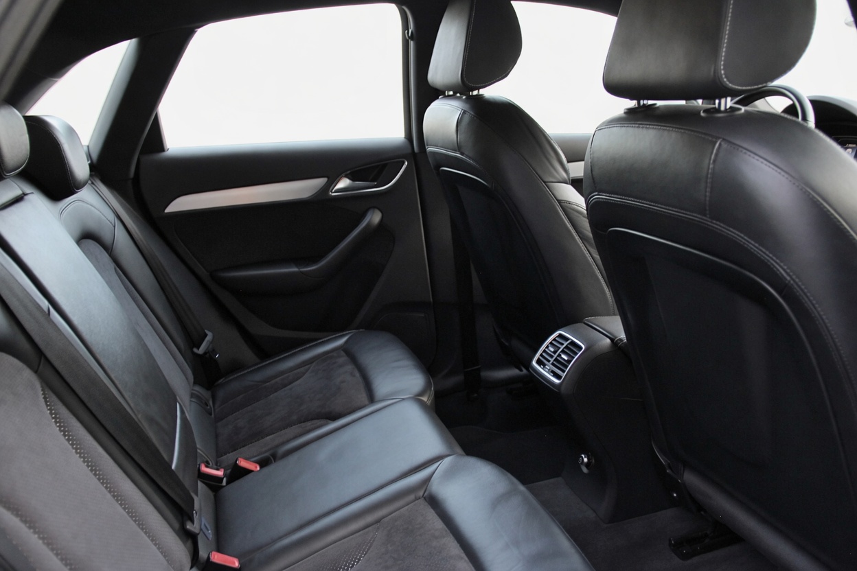 AUDI Q3 2.0 TDI sport quattro S-tronic-image-11