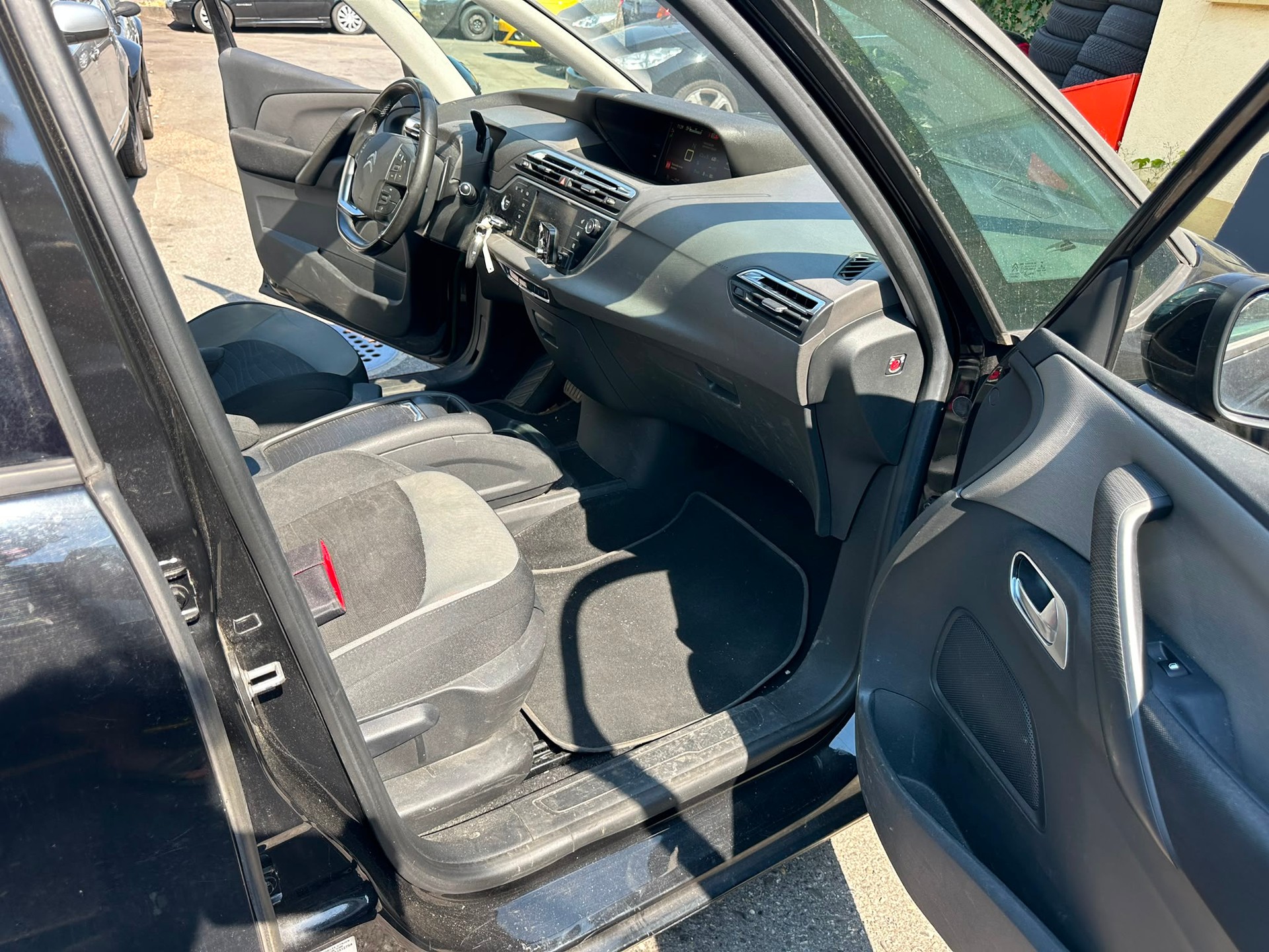CITROEN Grand C4 Picasso 1.6 e-HDi Séduction EGS6-image-10