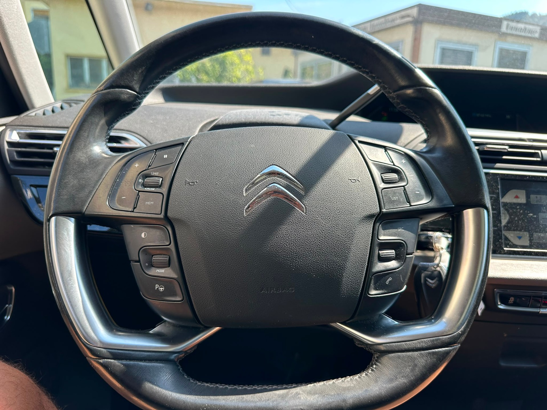 CITROEN Grand C4 Picasso 1.6 e-HDi Séduction EGS6-image-8