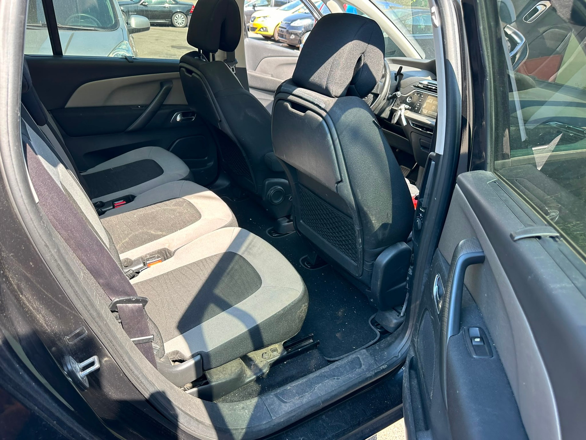 CITROEN Grand C4 Picasso 1.6 e-HDi Séduction EGS6-image-11