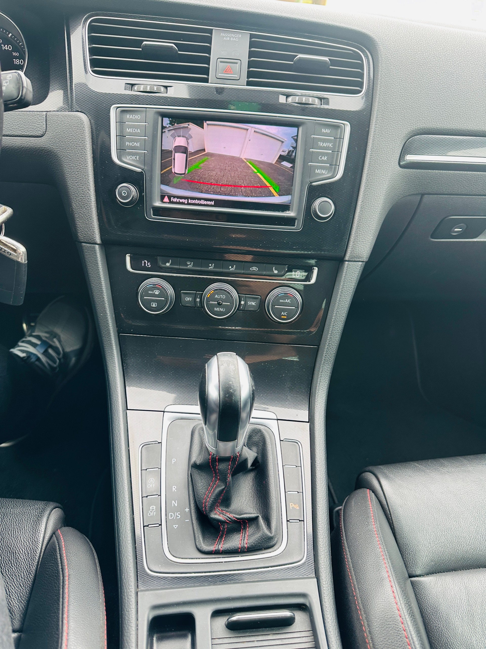 VW Golf 2.0 TSI GTI Performance DSG-image-13
