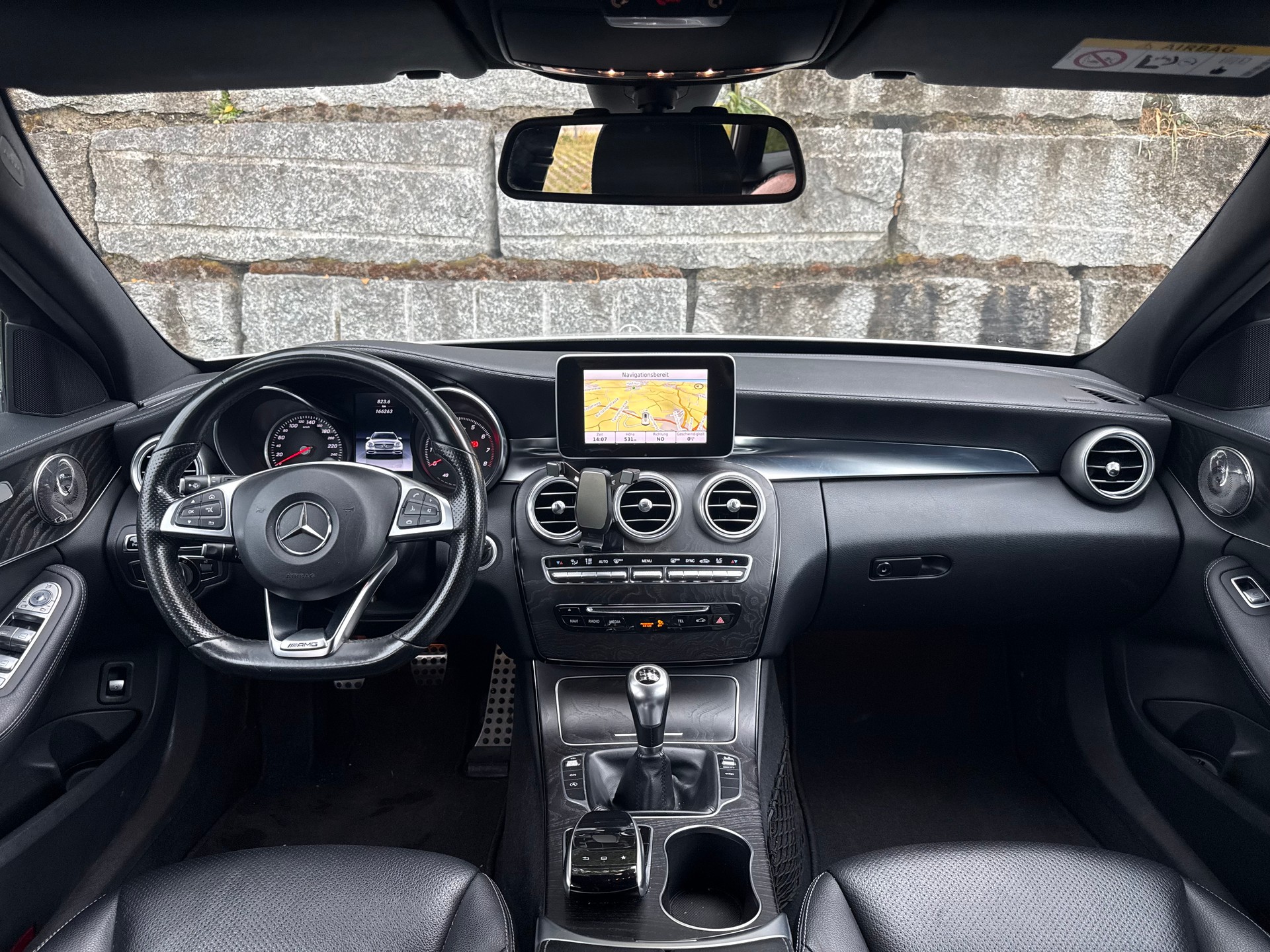 MERCEDES-BENZ C 200 AMG Line-image-4
