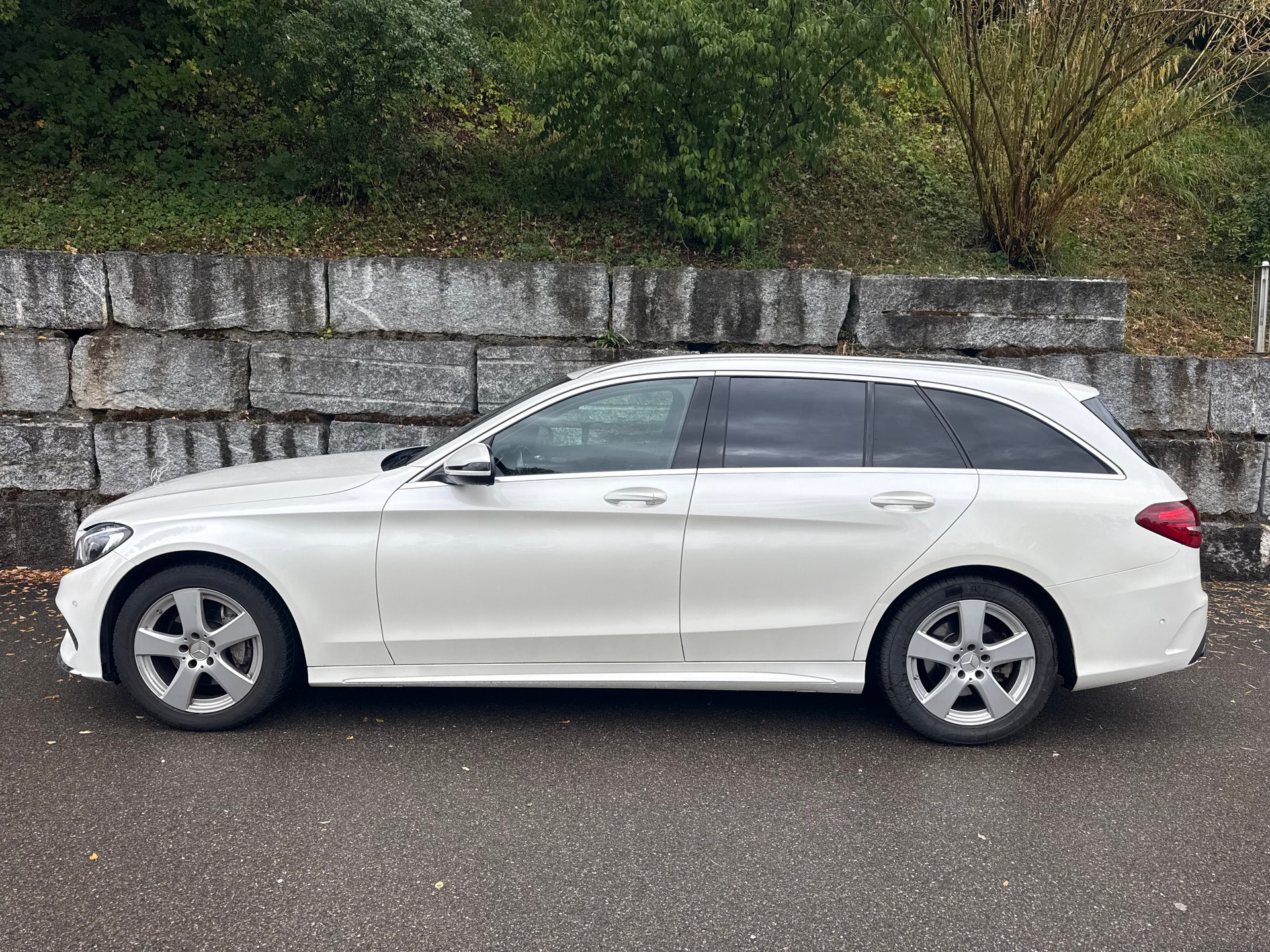 MERCEDES-BENZ C 200 AMG Line-image-8