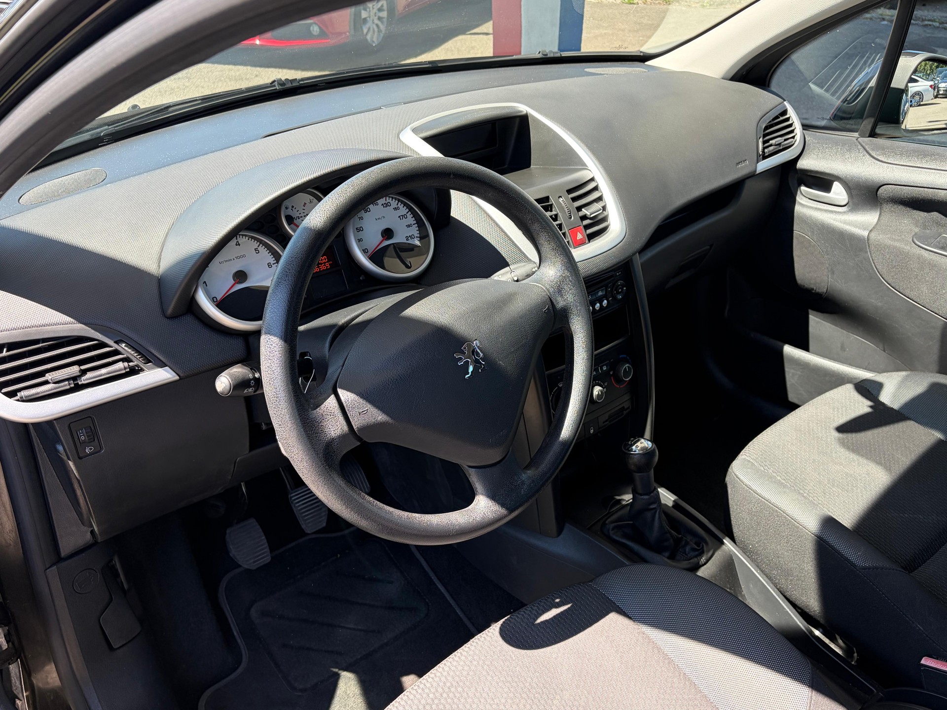 PEUGEOT 207 1.4 16V Sport-image-7