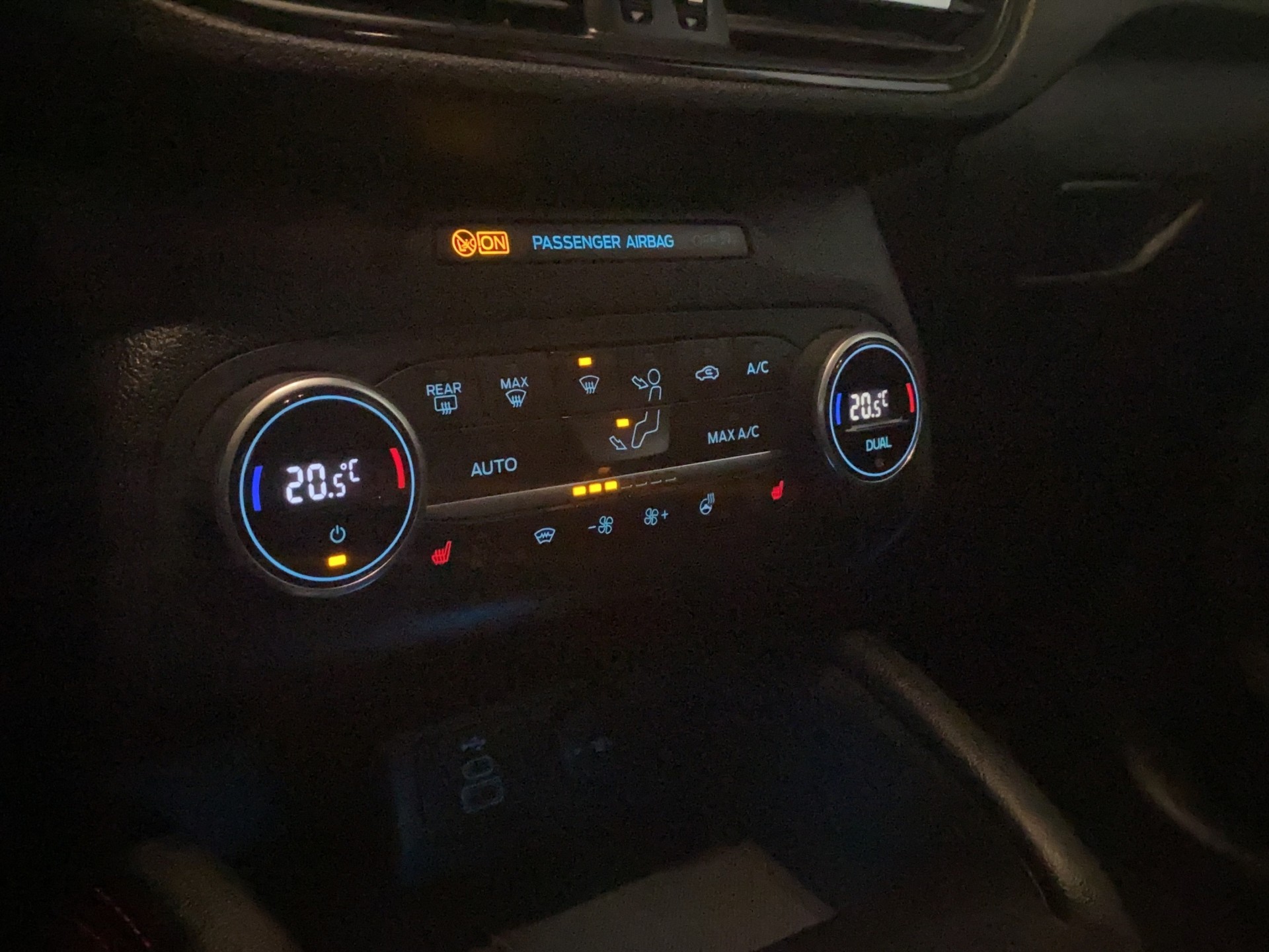 FORD Kuga 2.5 PHEV ST-Line 2WD-image-14