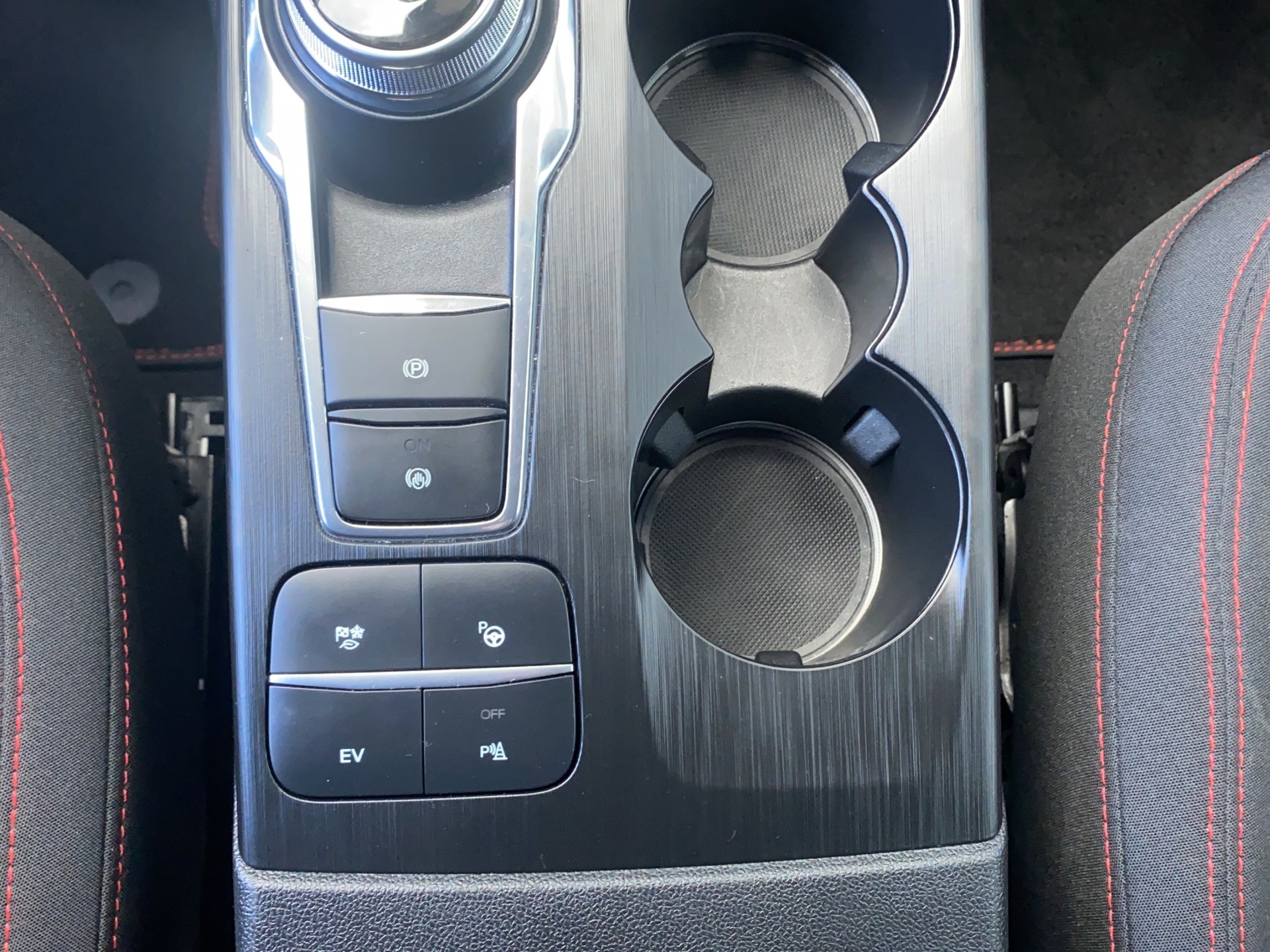 FORD Kuga 2.5 PHEV ST-Line 2WD-image-13