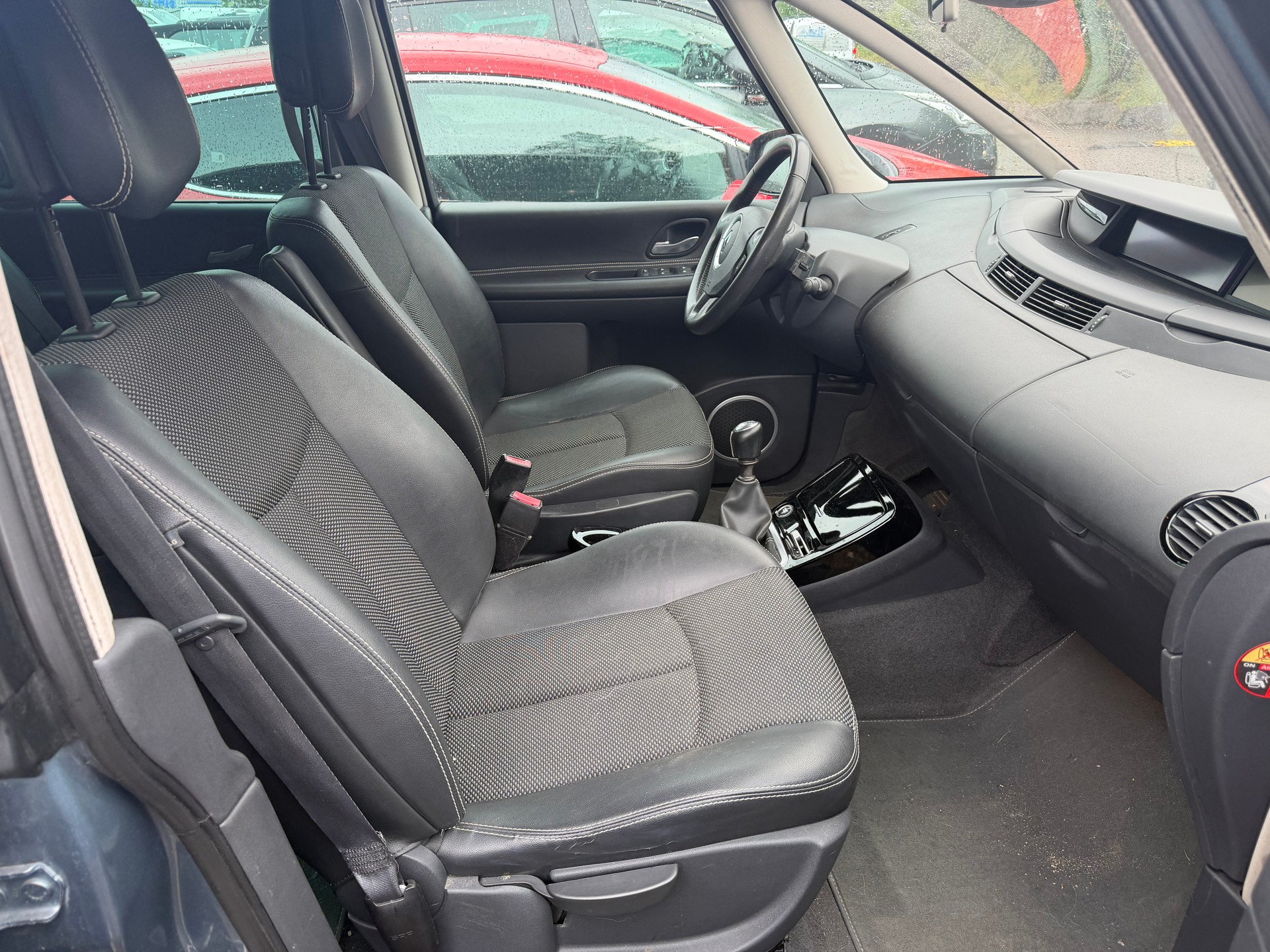RENAULT Espace 2.0 dCi Swiss Ed.-image-6