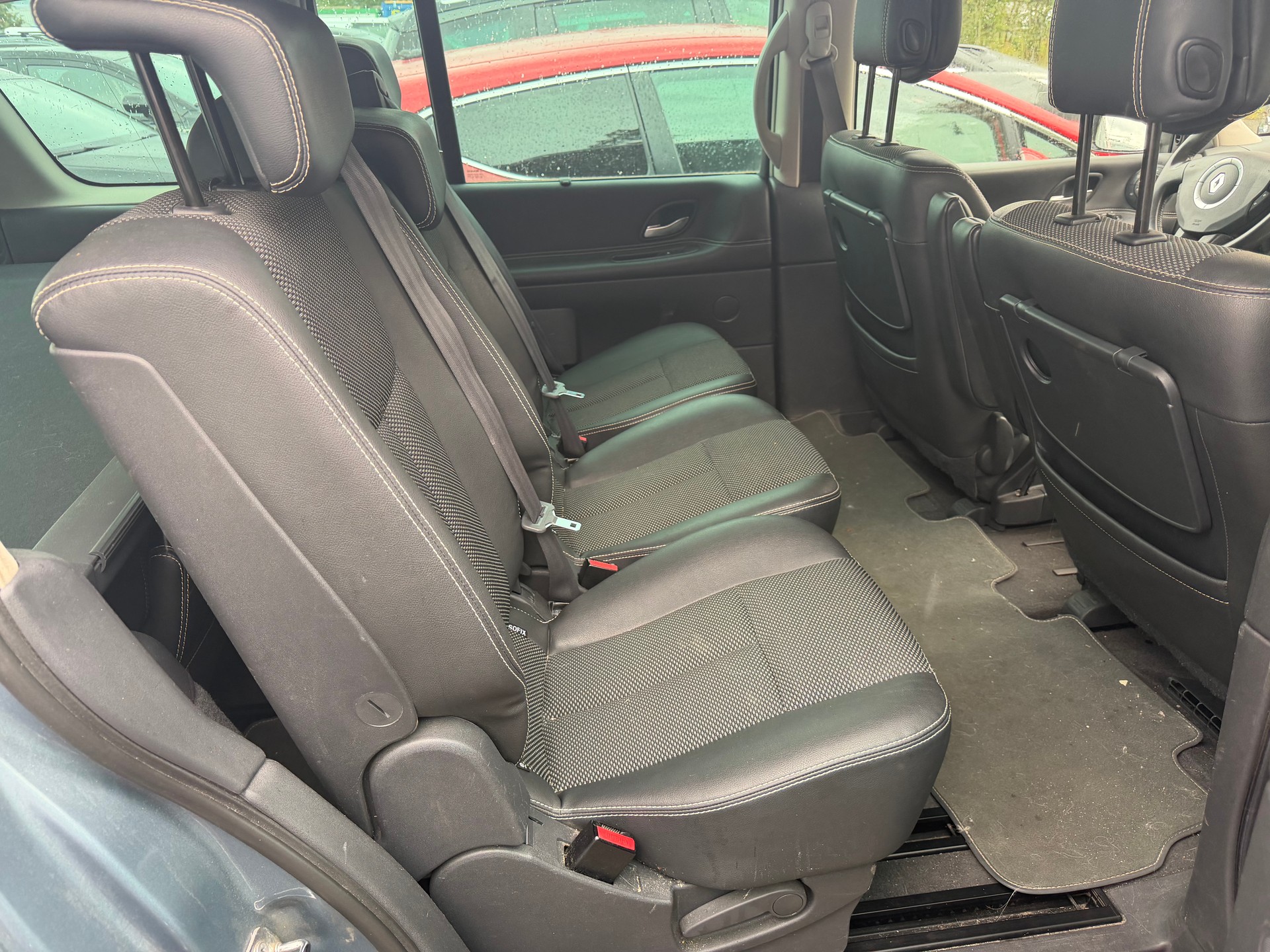 RENAULT Espace 2.0 dCi Swiss Ed.-image-5