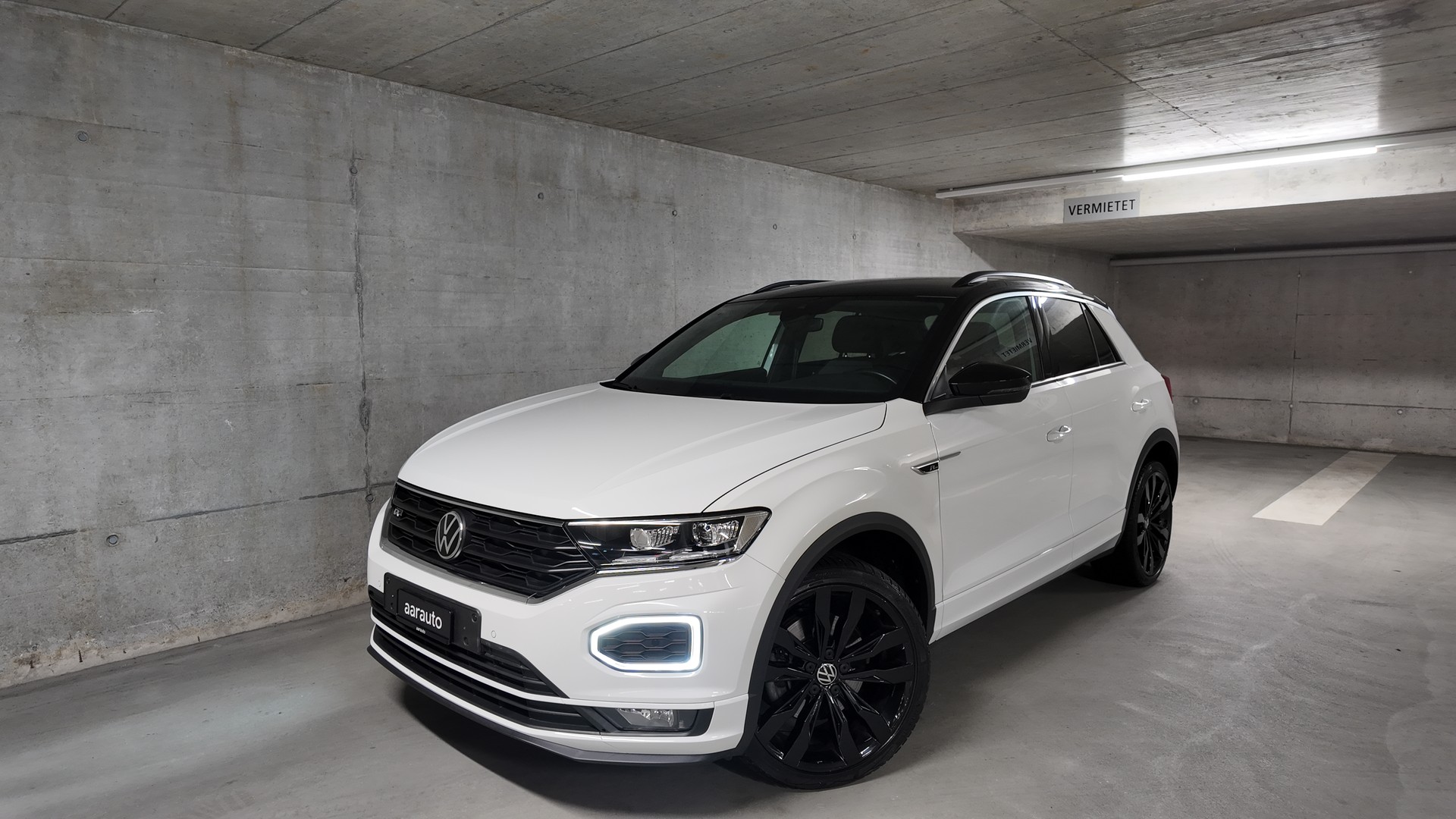 VW T-Roc 2.0 TSI R-Line Sport DSG 4Motion-image-0