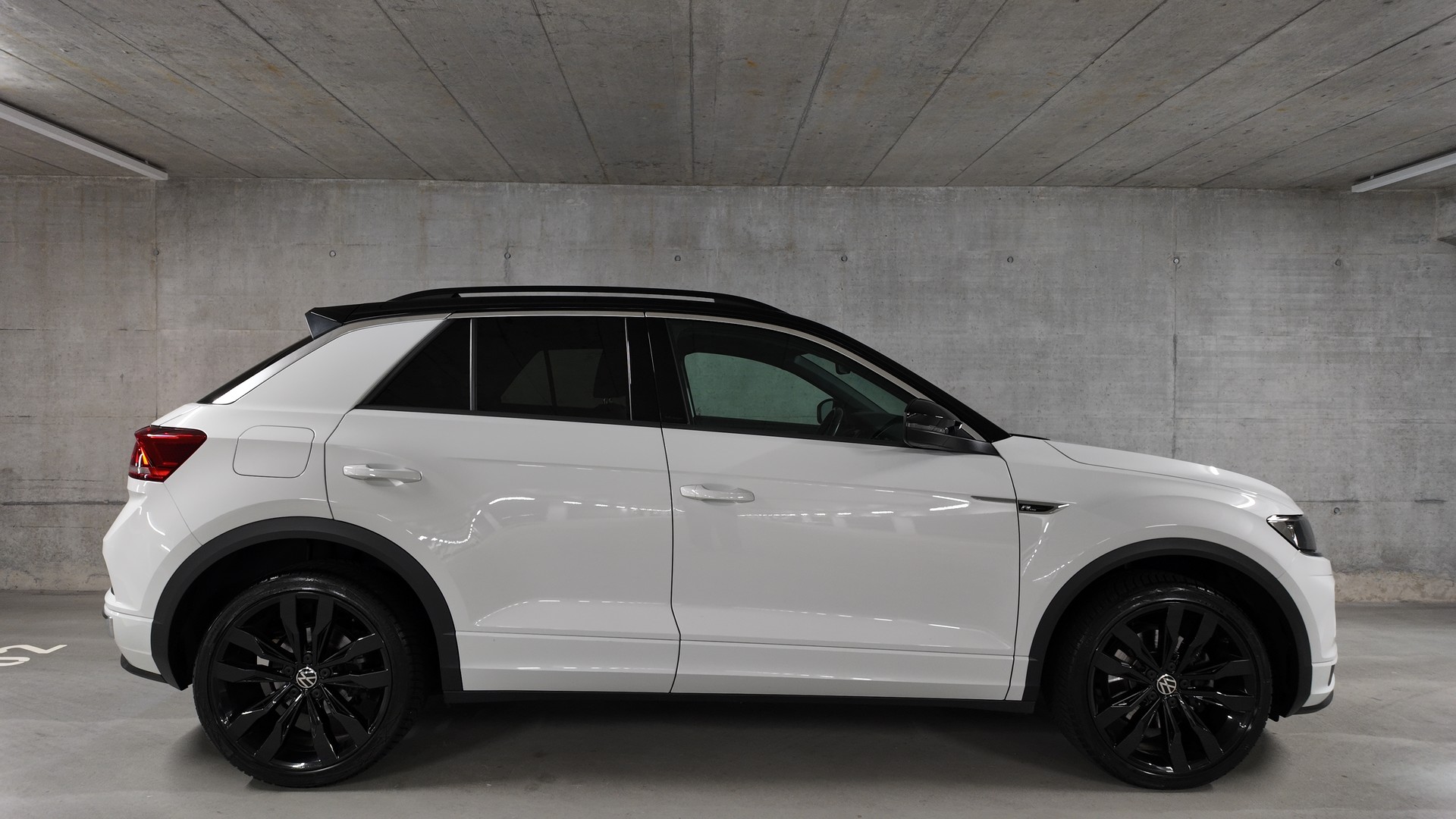 VW T-Roc 2.0 TSI R-Line Sport DSG 4Motion-image-3