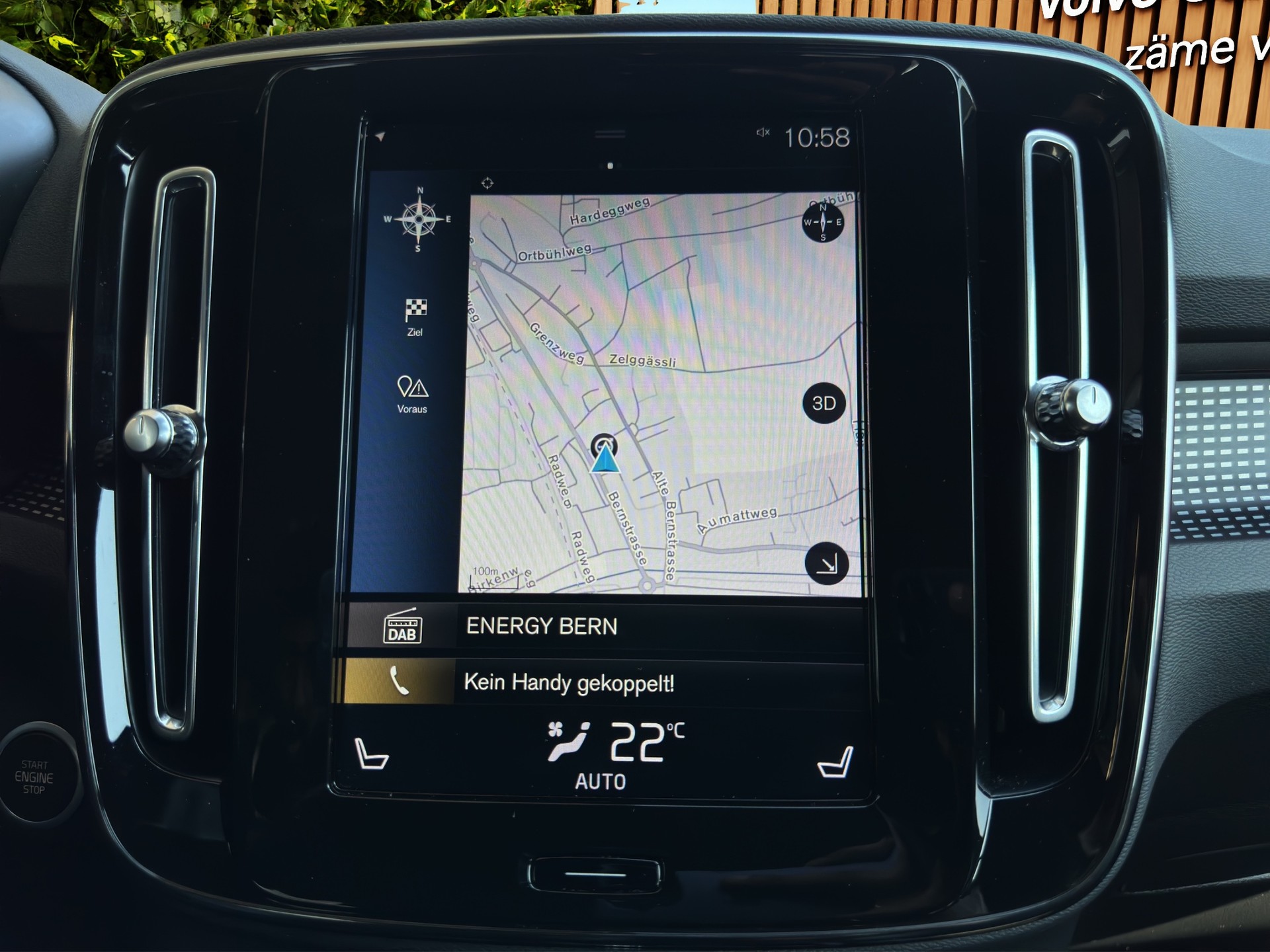 VOLVO XC40 2.0 T4 R-Design AWD-image-13
