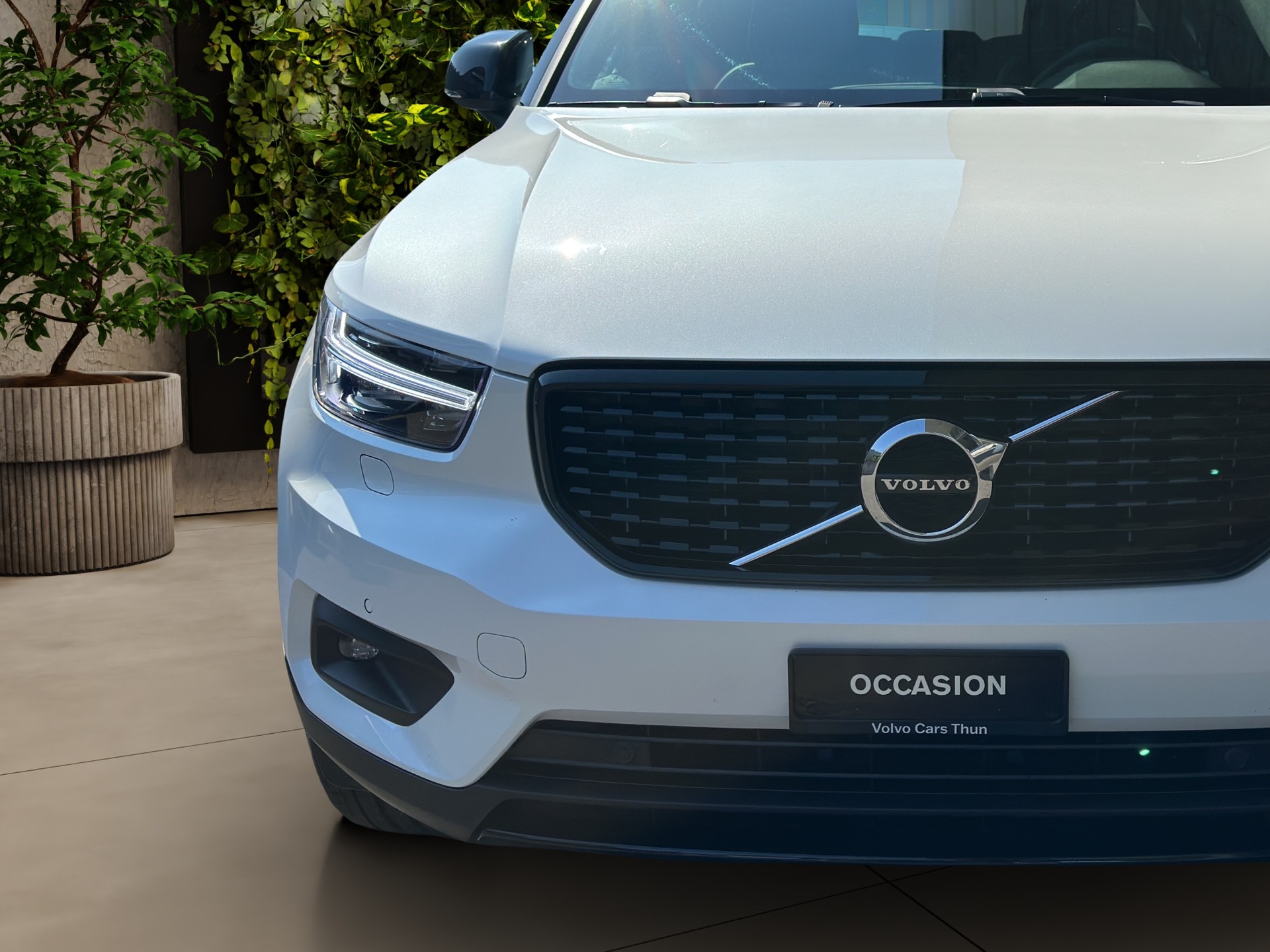VOLVO XC40 2.0 T4 R-Design AWD-image-8