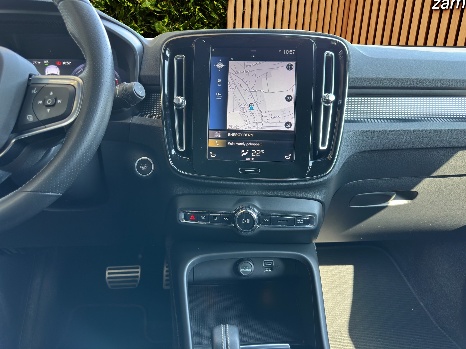 VOLVO XC40 2.0 T4 R-Design AWD-image-10