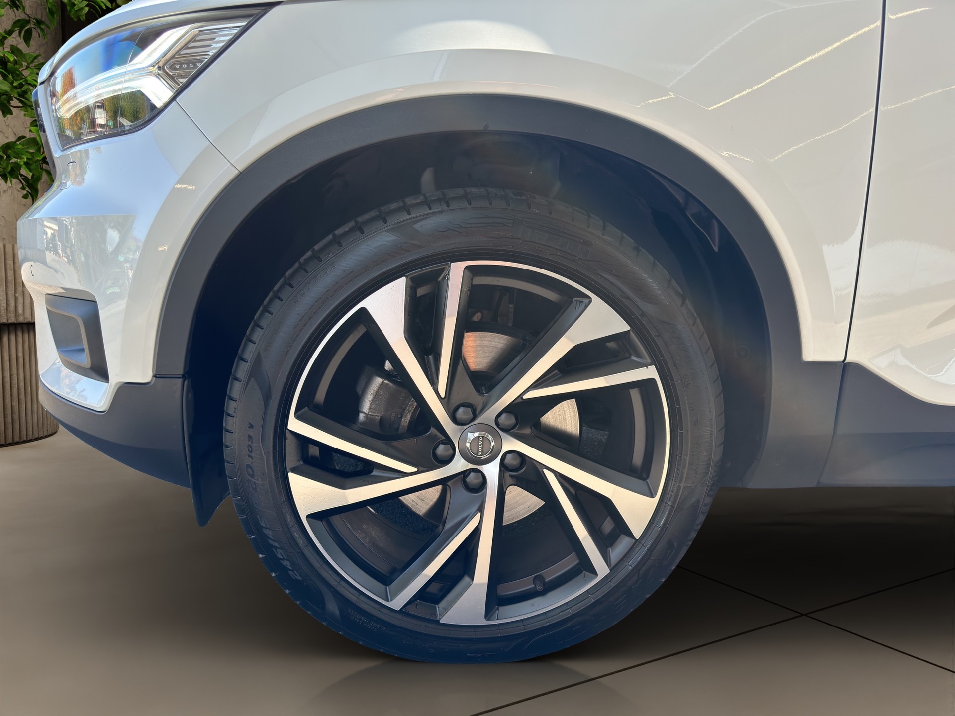 VOLVO XC40 2.0 T4 R-Design AWD-image-7