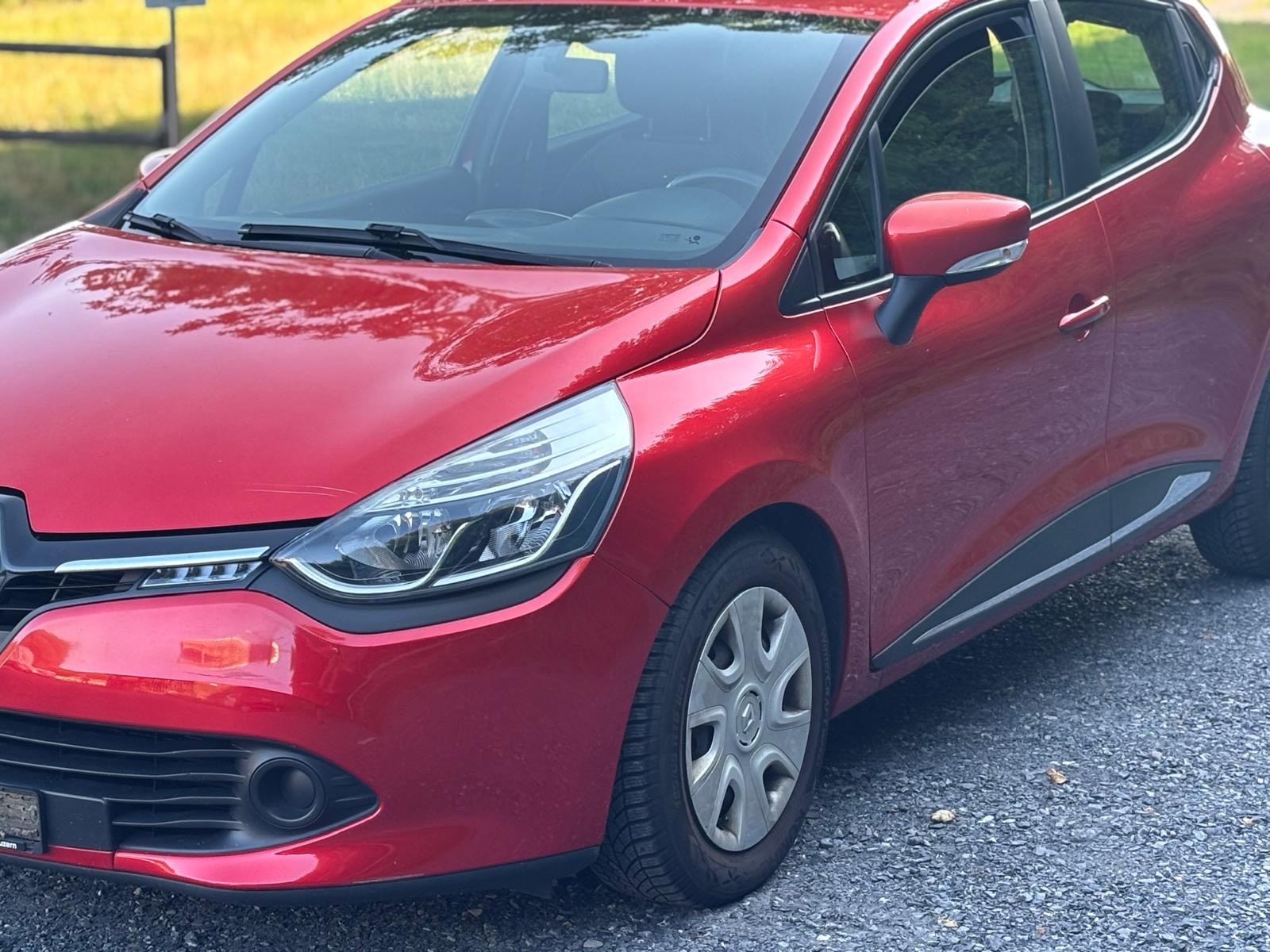 RENAULT Clio 0.9 12V Swiss Edition-image-3