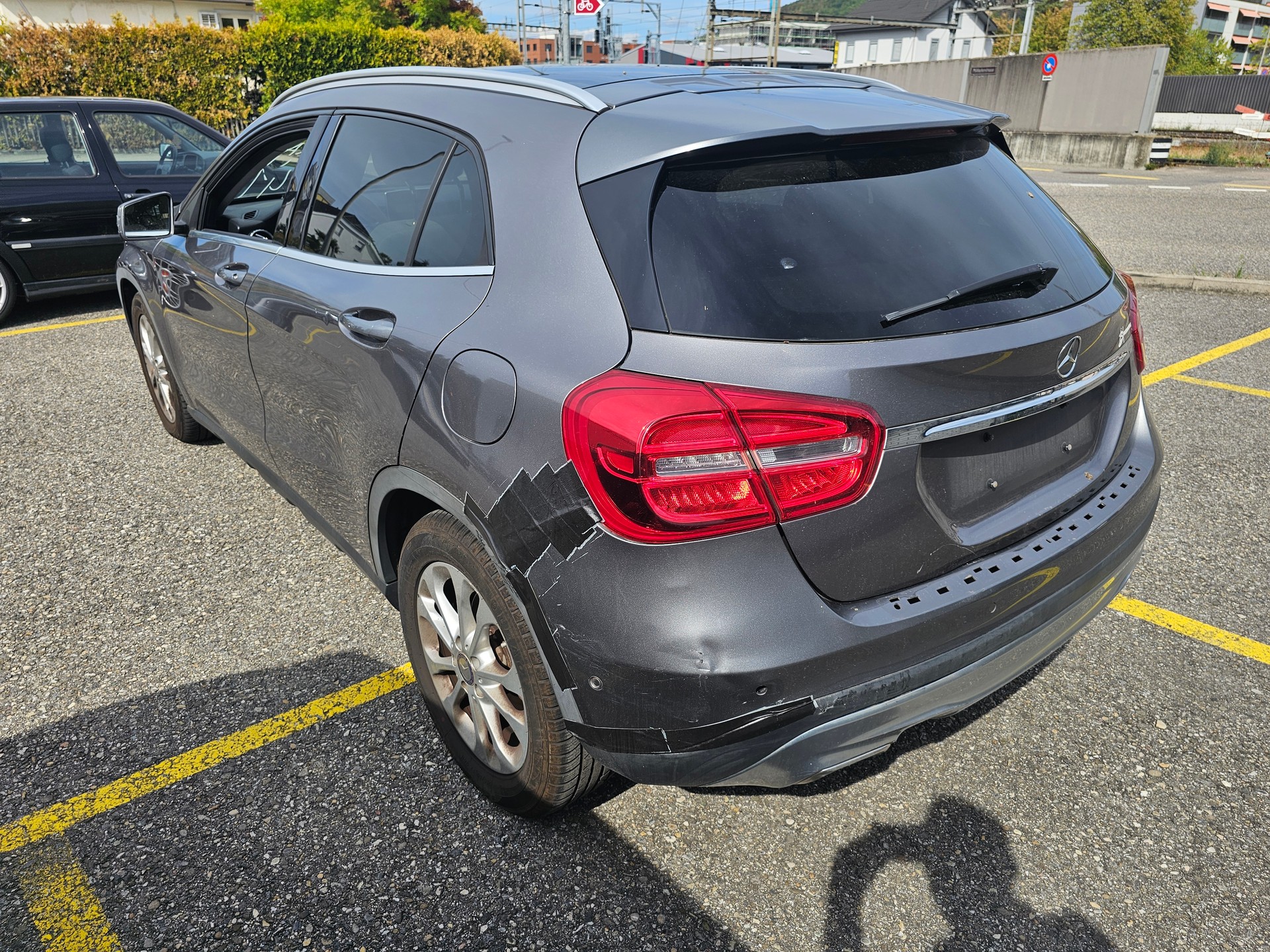 MERCEDES-BENZ GLA 200 CDI 4Matic 7G-DCT-image-2