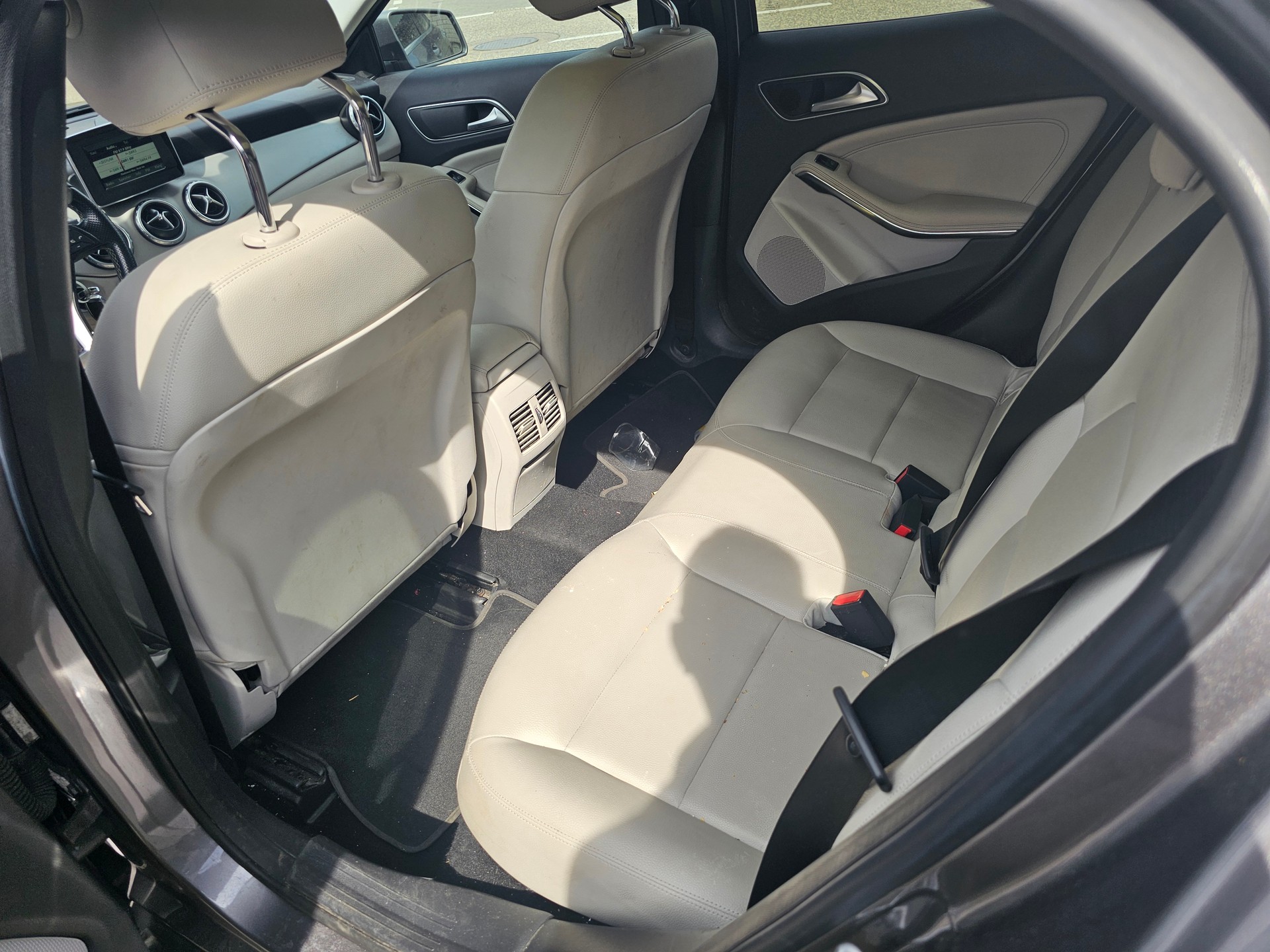 MERCEDES-BENZ GLA 200 CDI 4Matic 7G-DCT-image-6