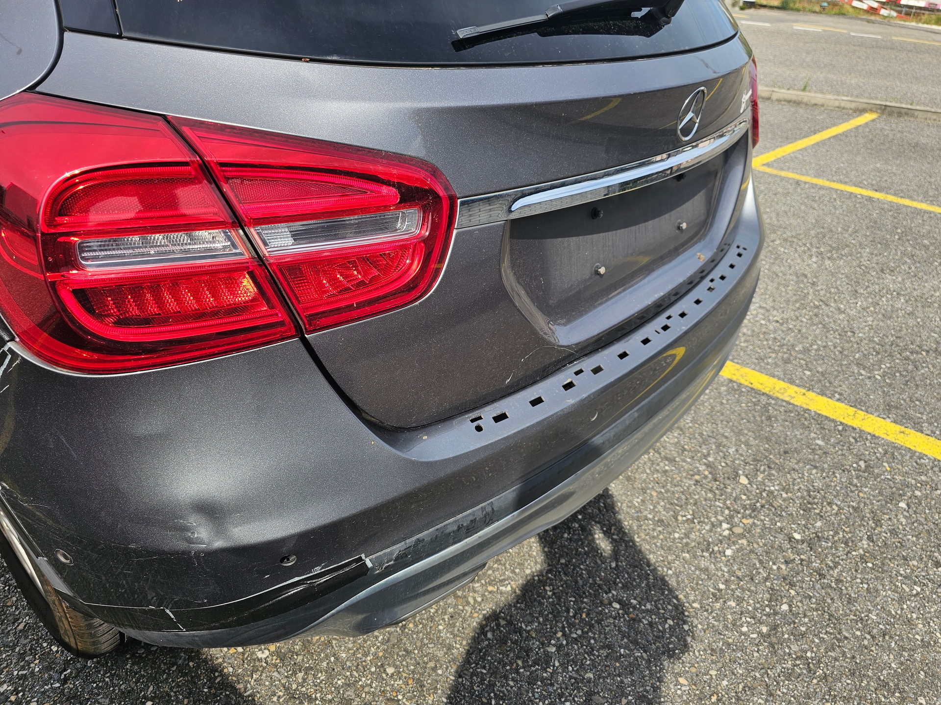 MERCEDES-BENZ GLA 200 CDI 4Matic 7G-DCT-image-5