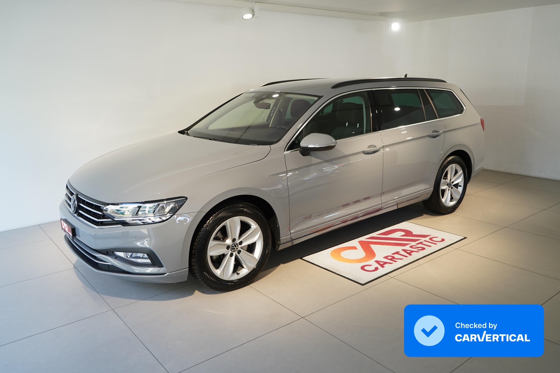 VW Passat Variant 2.0 TDI 200 Business DSG 4m-image-0