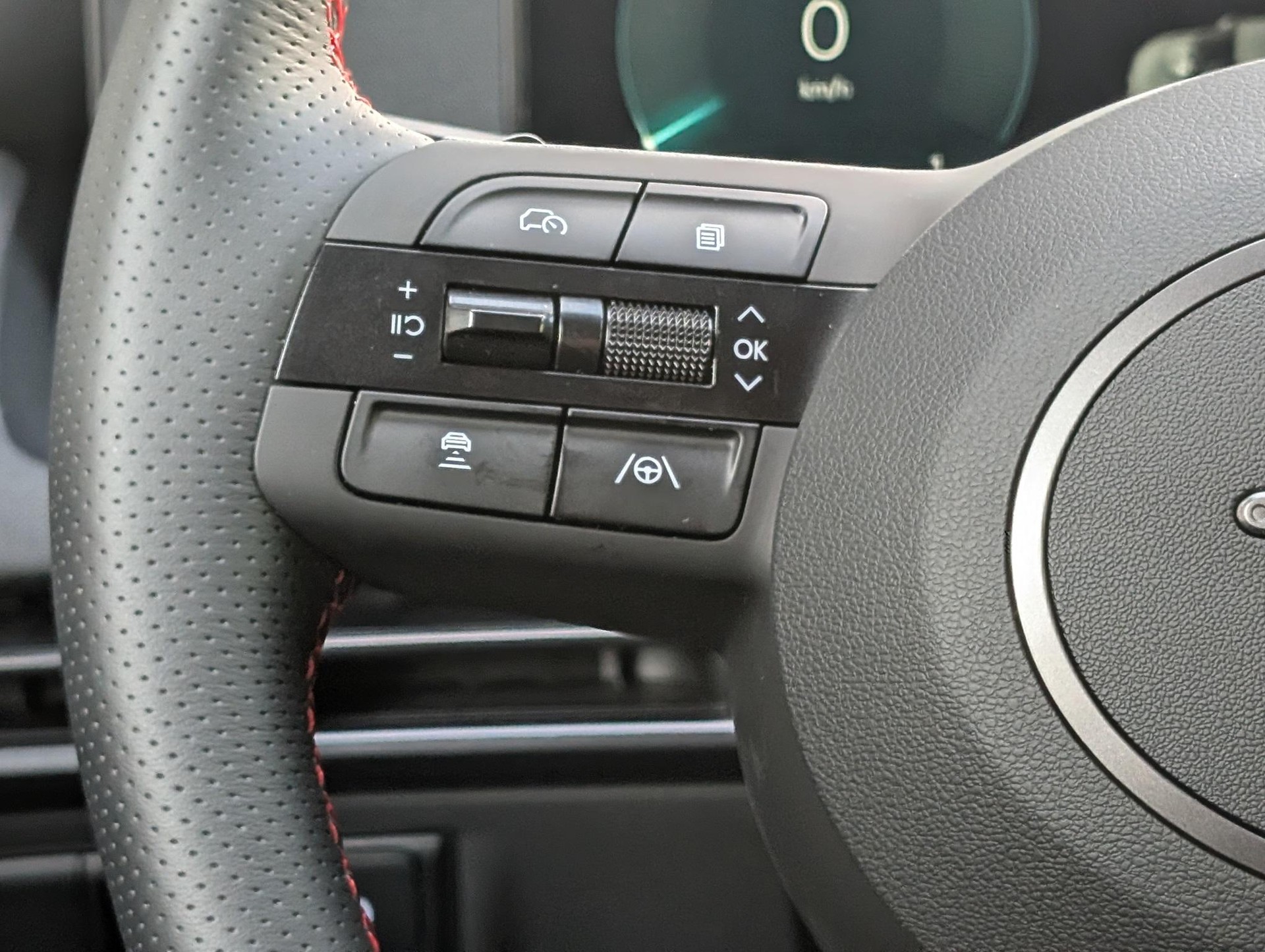 HYUNDAI Tucson 1.6 T-GDi HEV N-Line 4WD-image-13