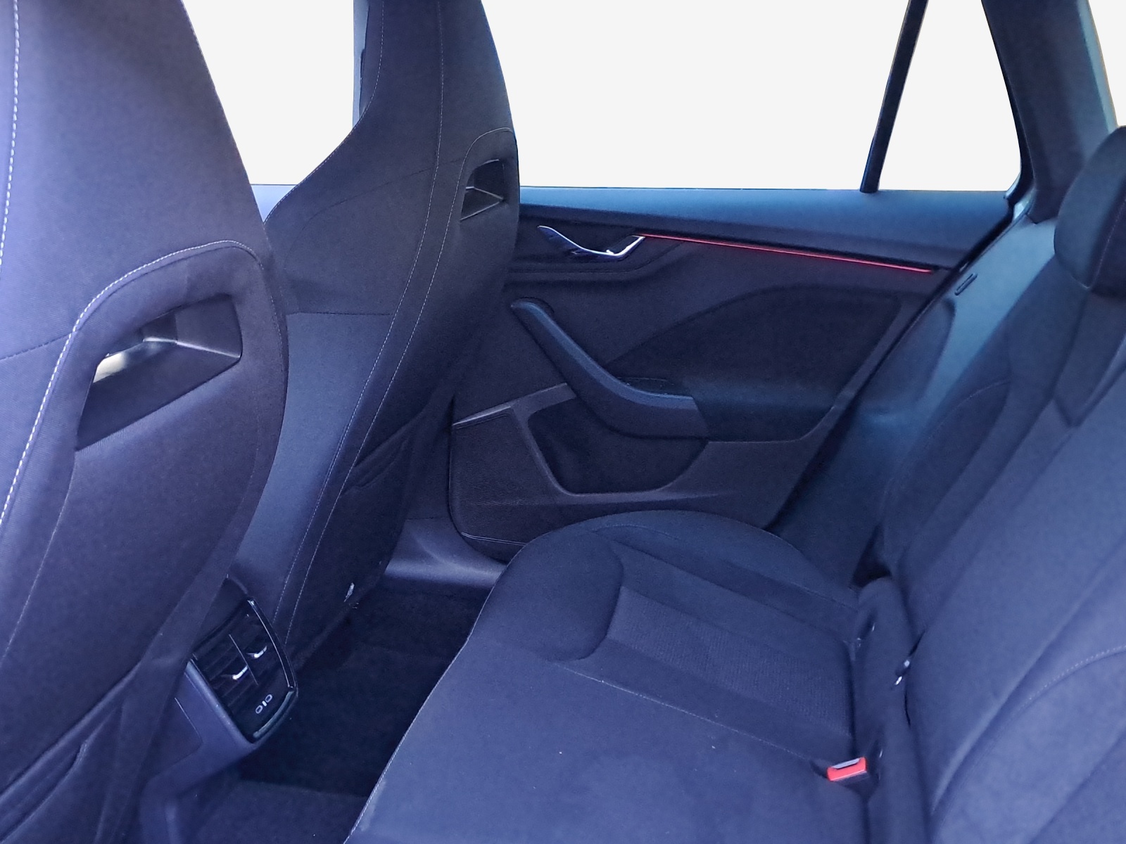 SKODA Kamiq 1.0 TSI Dynamic DSG-image-11