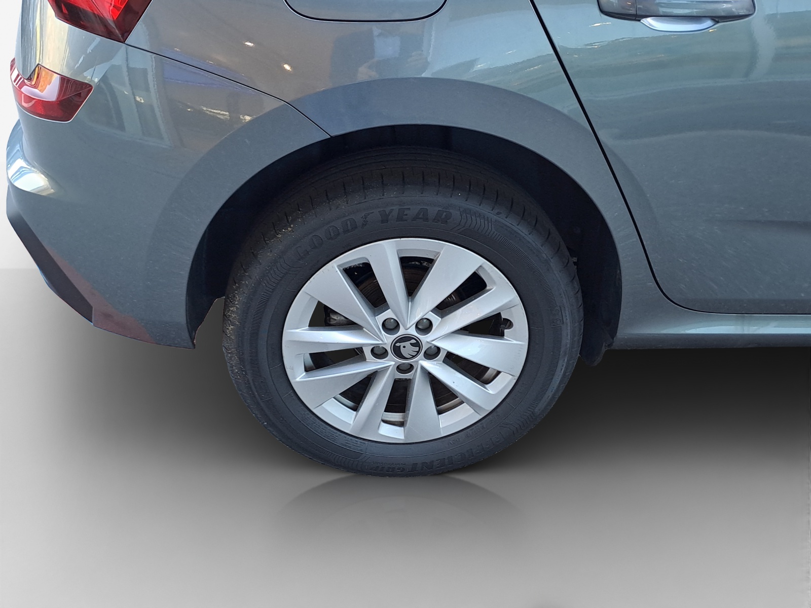 SKODA Kamiq 1.0 TSI Dynamic DSG-image-13