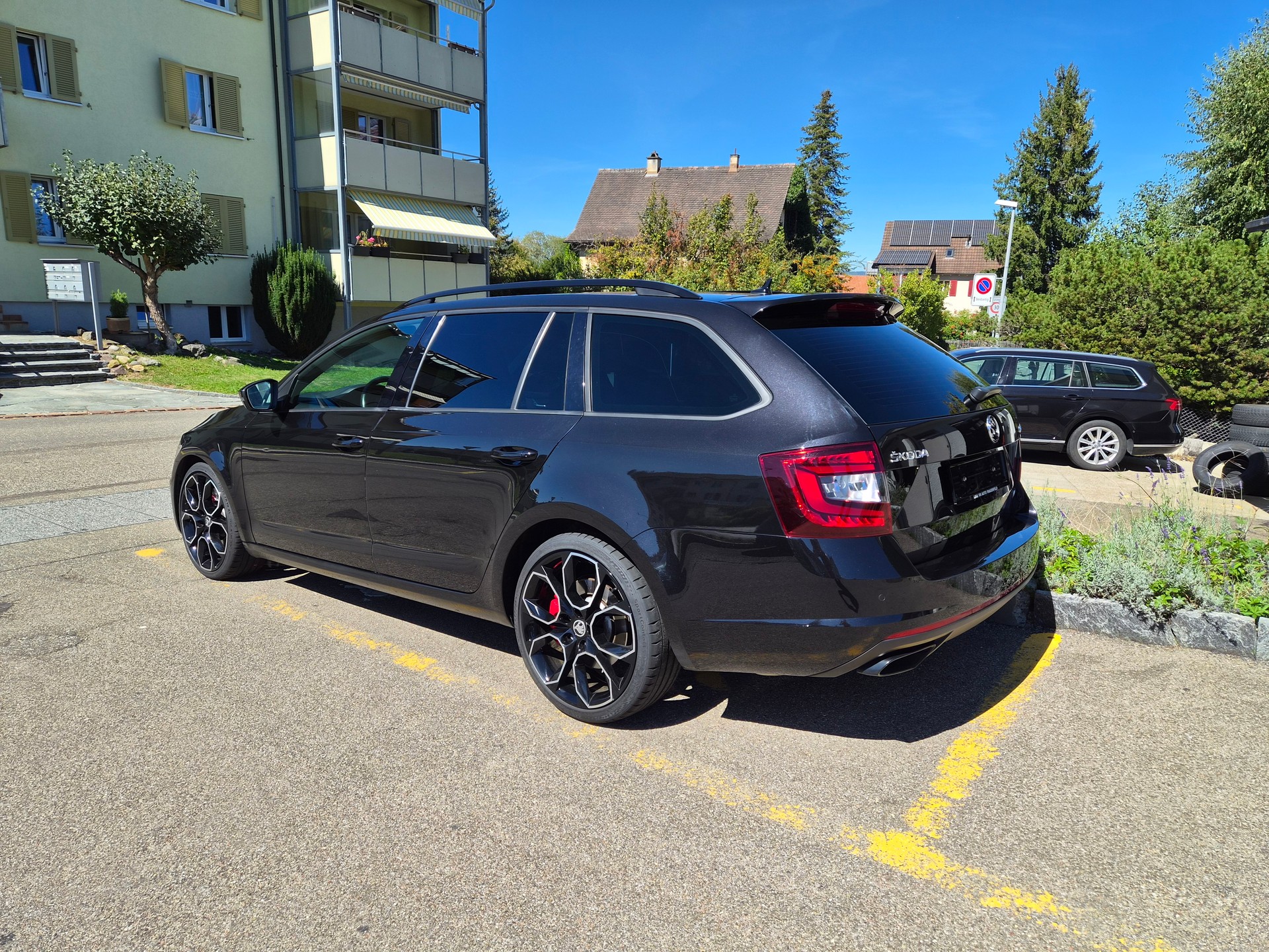 SKODA Octavia Combi 2.0 TSI RS DSG-image-1