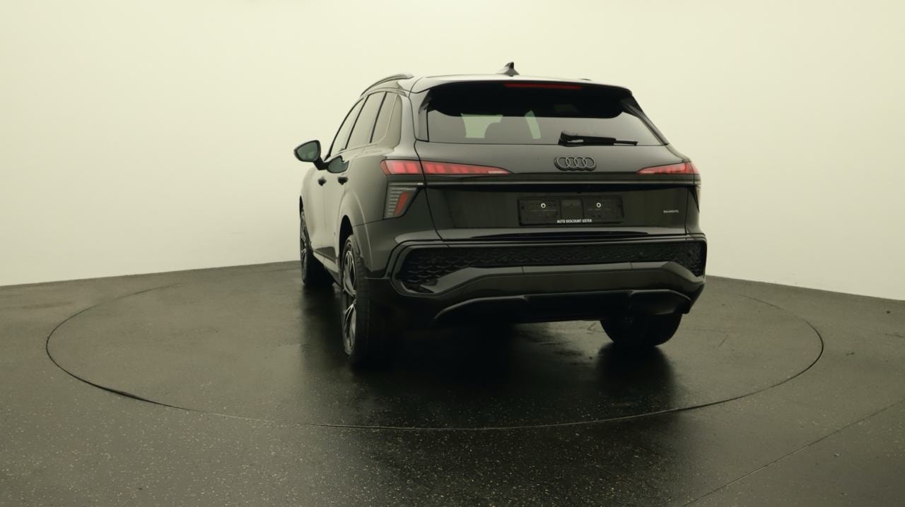 AUDI Q3 SUV TFSI quattro 195 kW S tronic-image-3